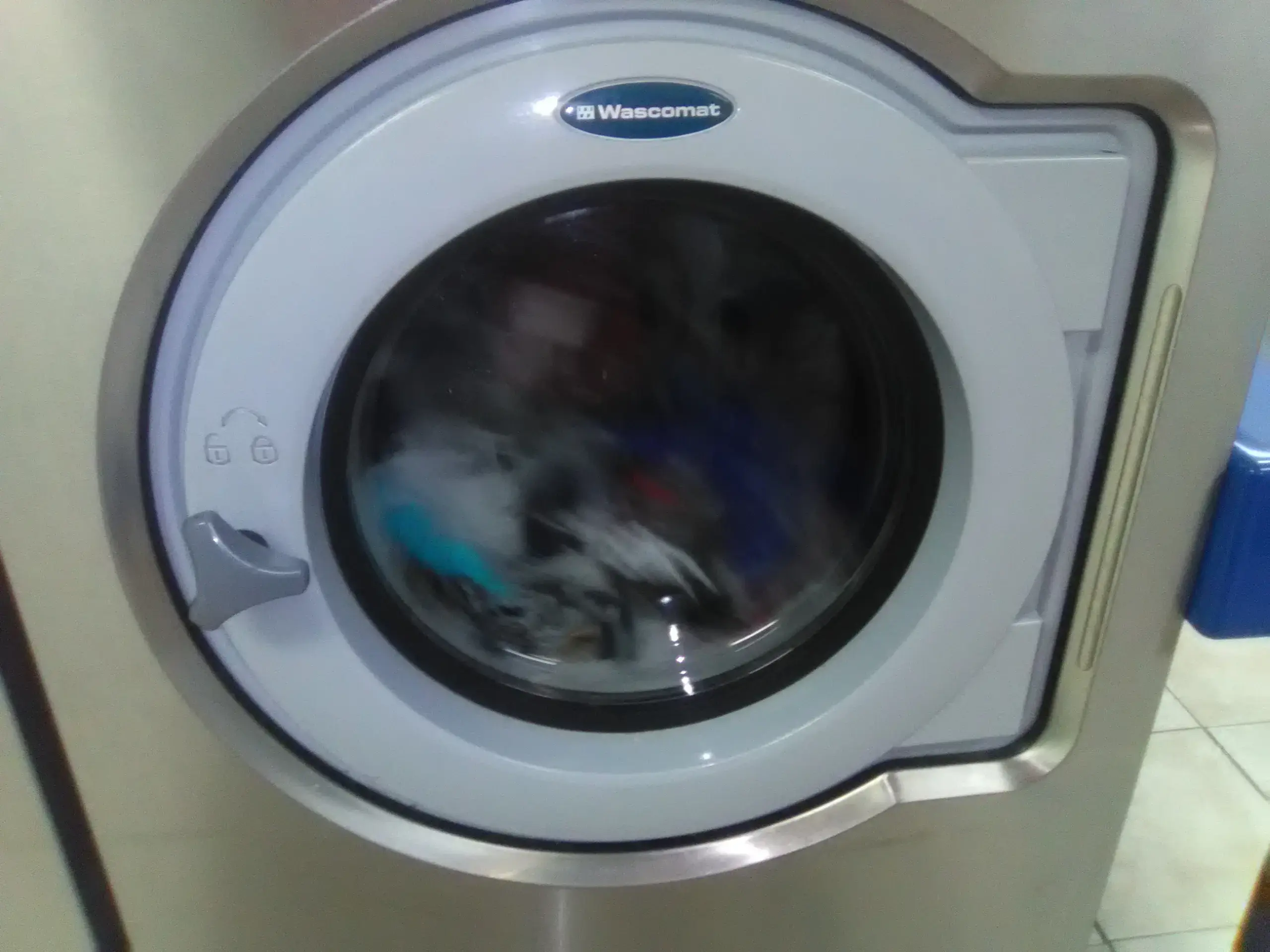 AAA Washateria & Laundry Service thumbnail 7