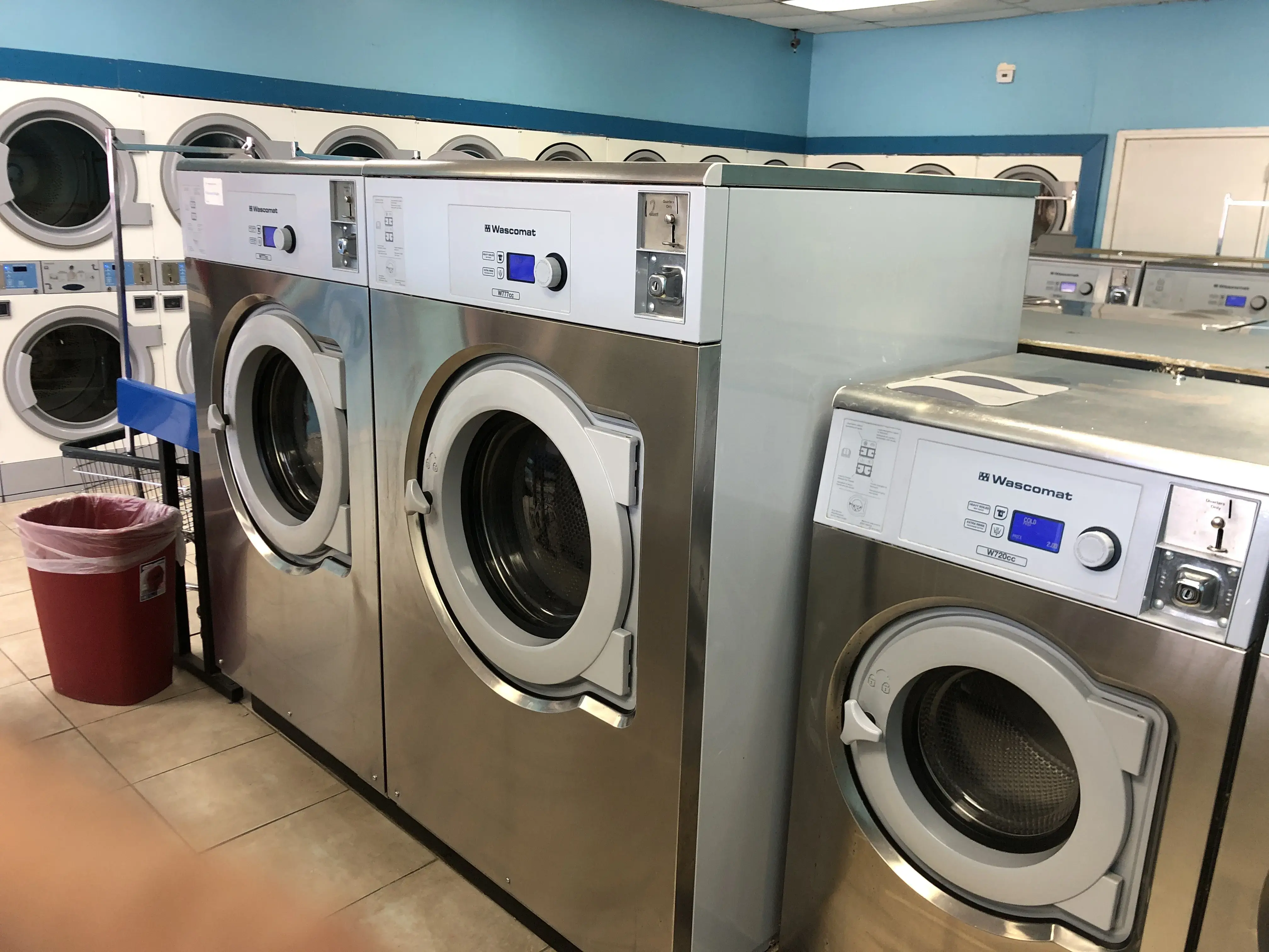 AAA Washateria & Laundry Service thumbnail 3