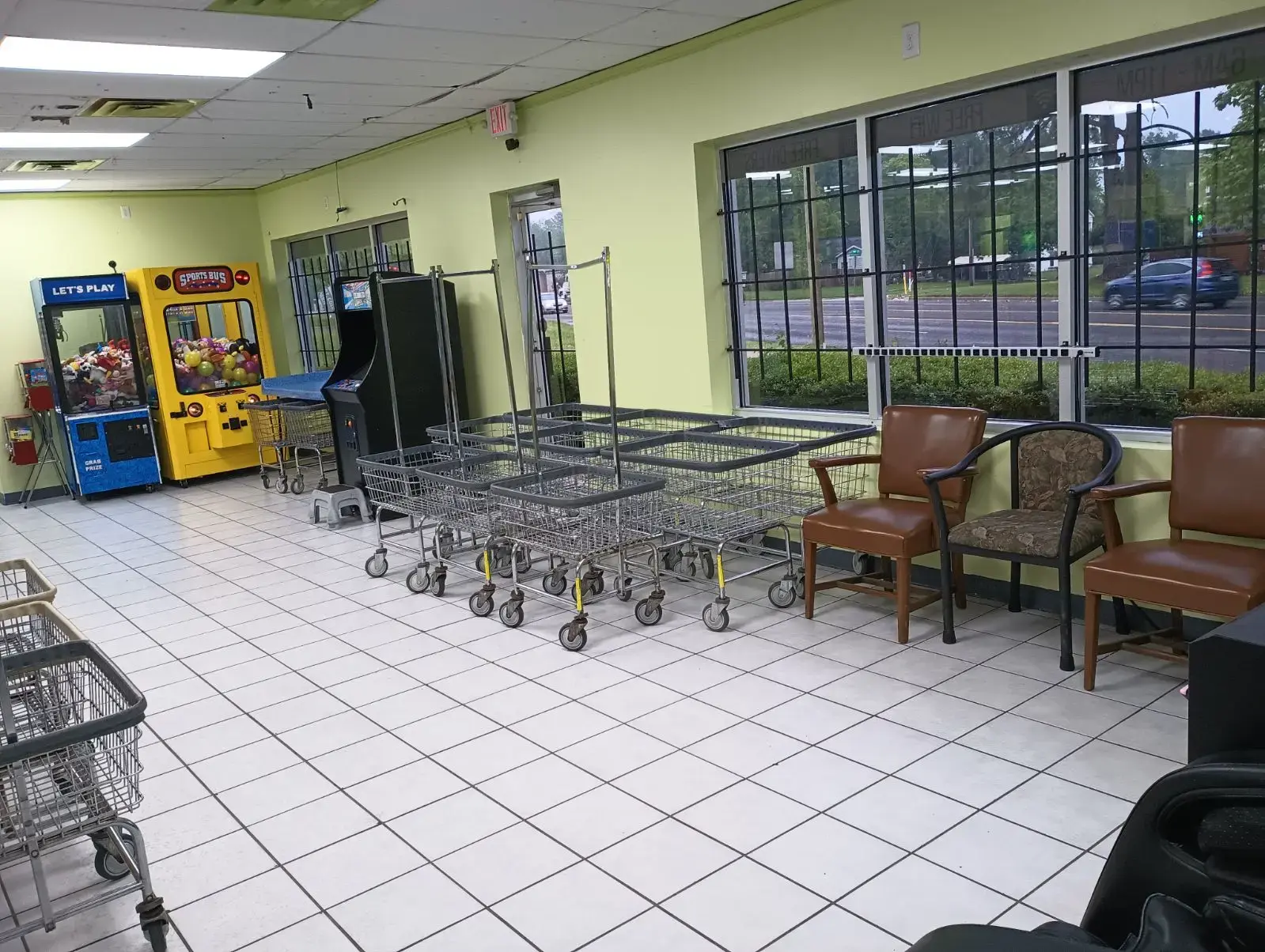 ABC LAUNDROMAT - Image 4