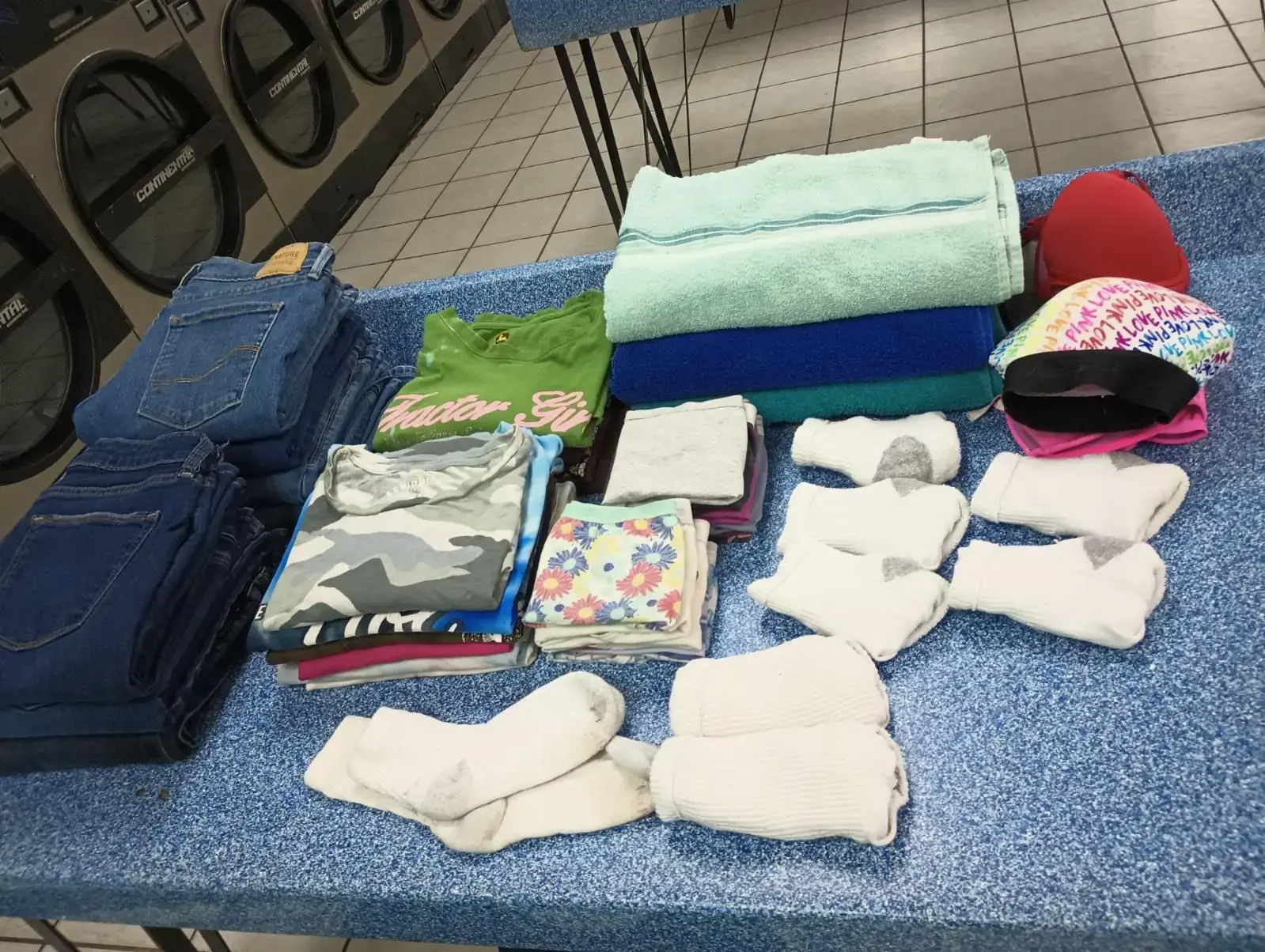 ABC LAUNDROMAT thumbnail 12