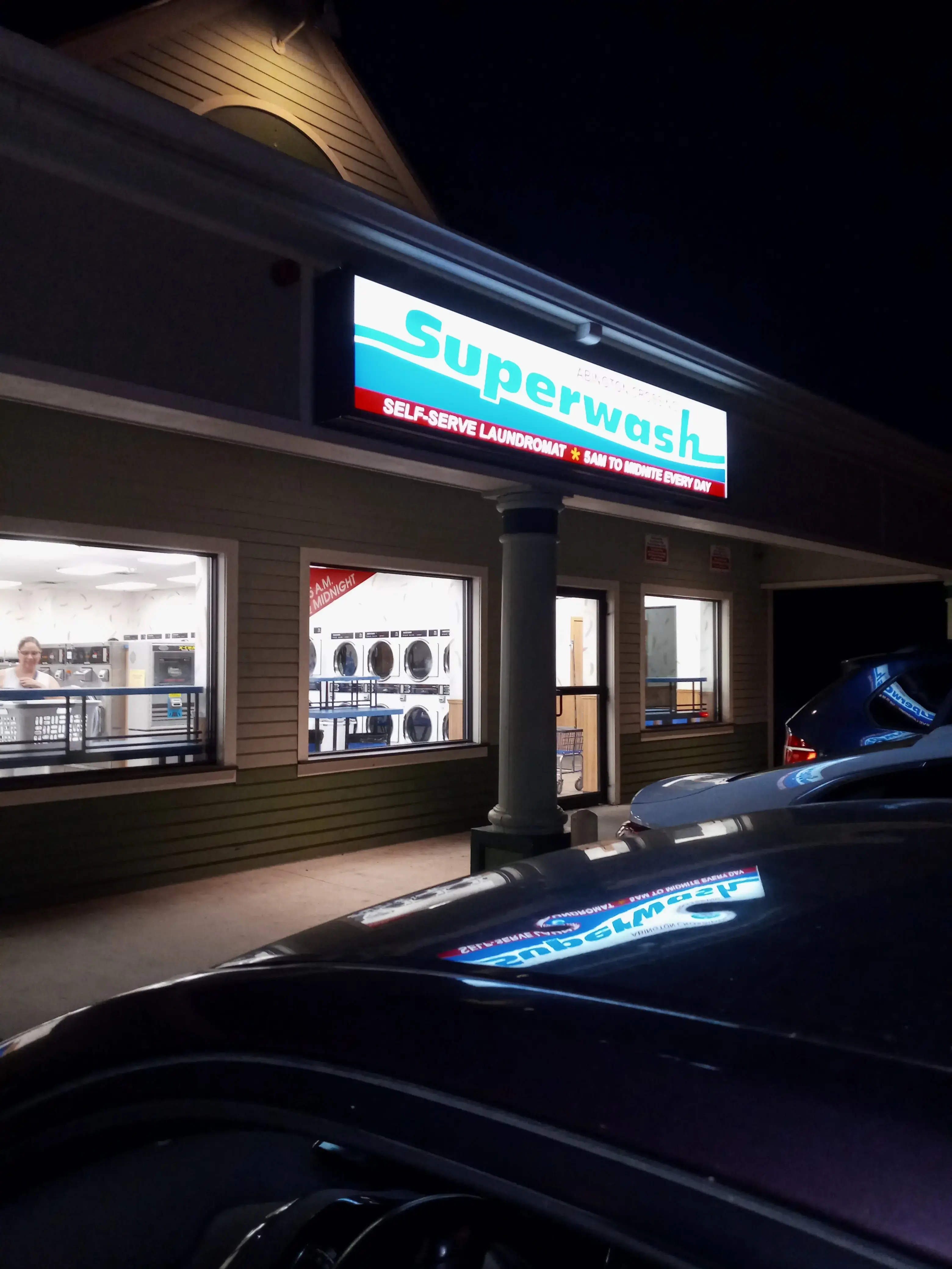 Abington Crossing Superwash Laundromat - Image 4
