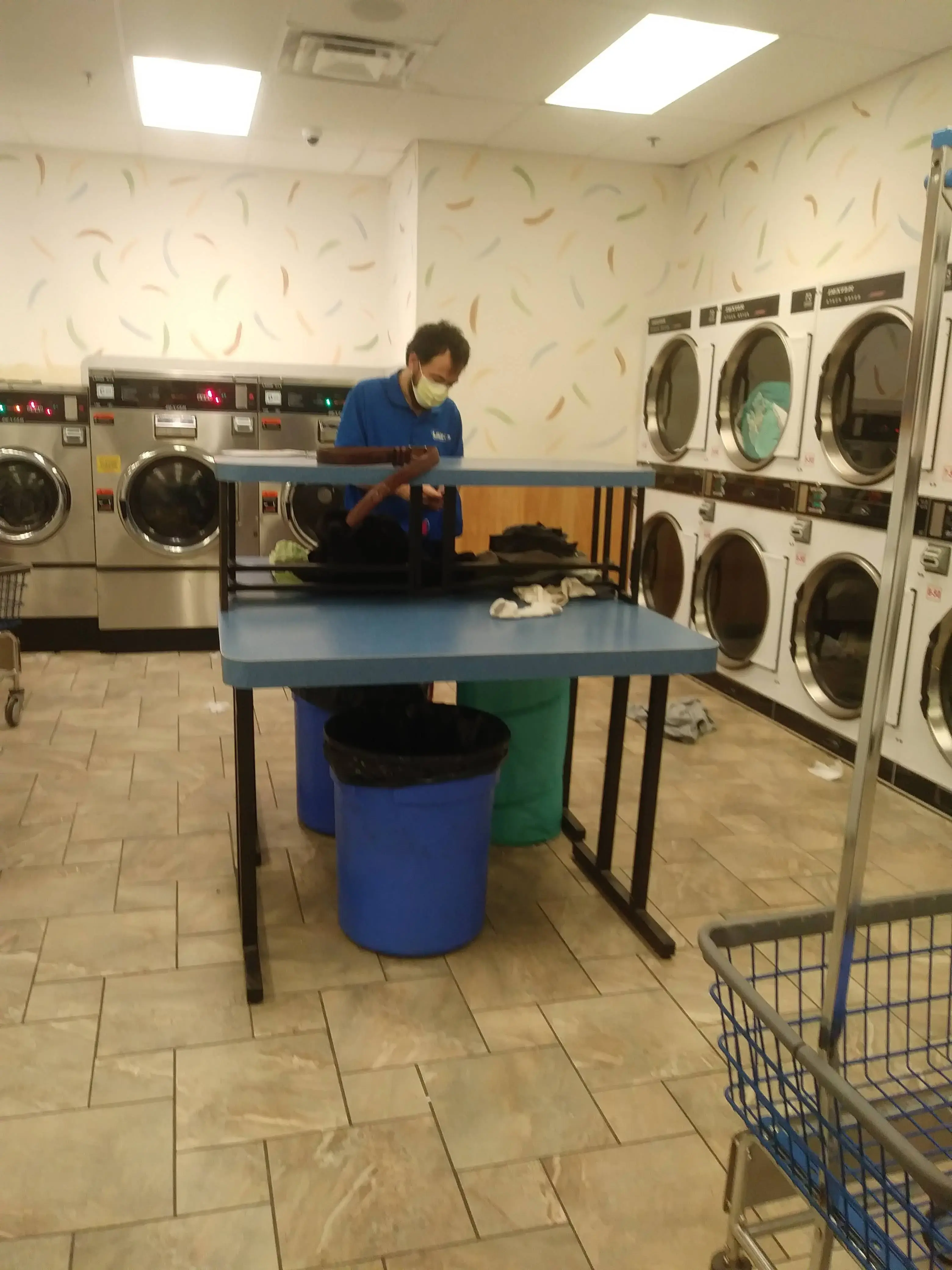 Abington Crossing Superwash Laundromat - Image 7