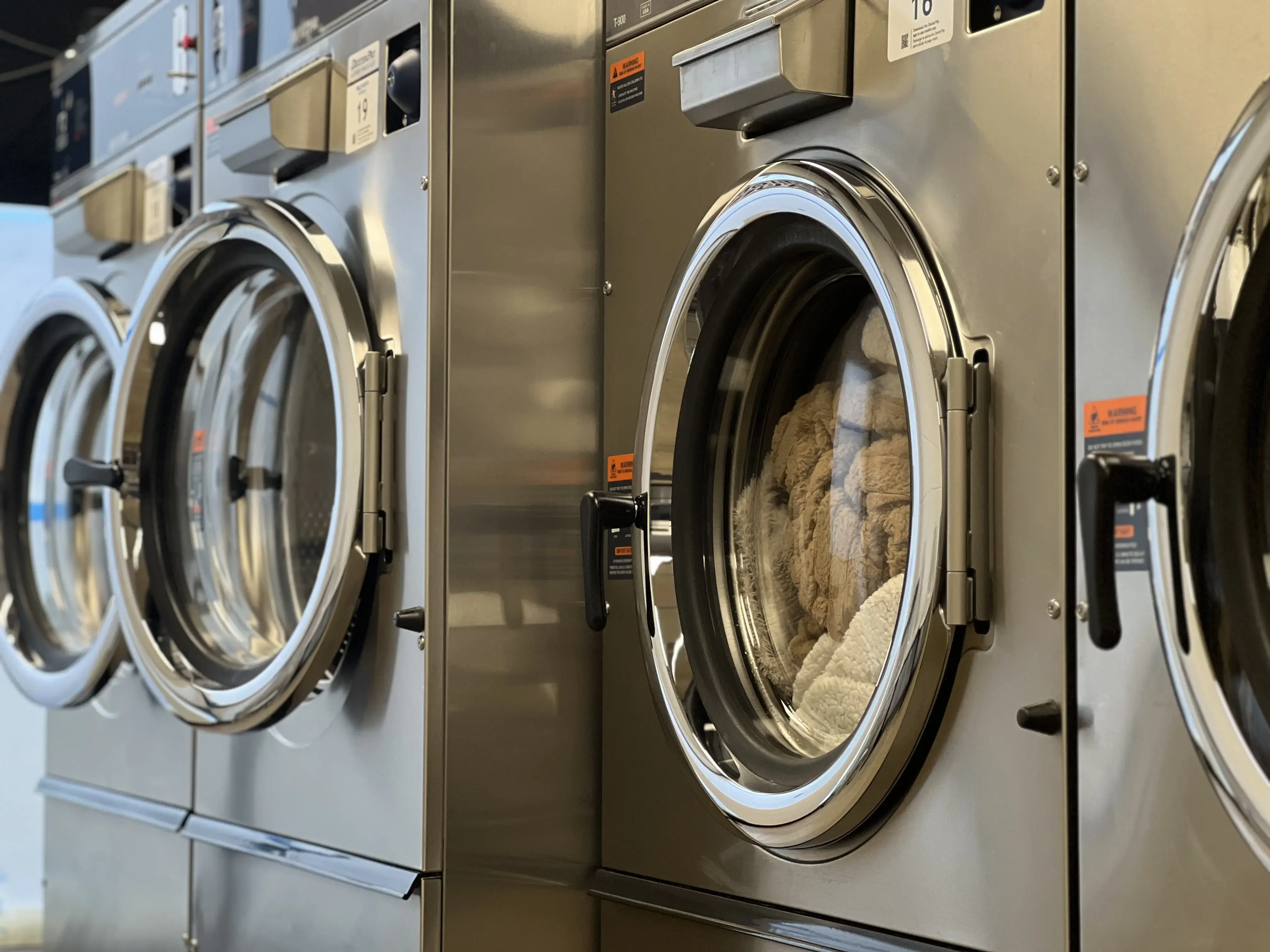 Action Laundry - Image 1