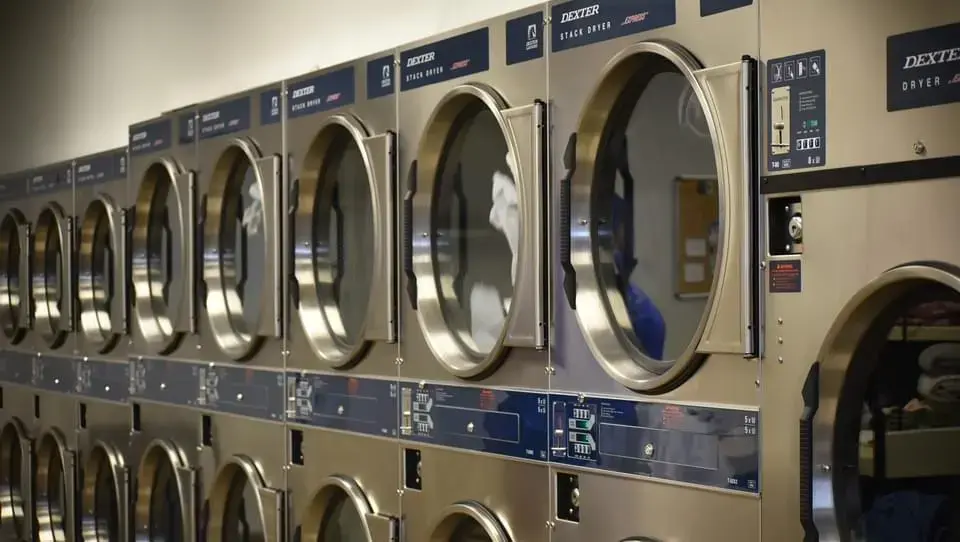 Action Laundry - Image 12
