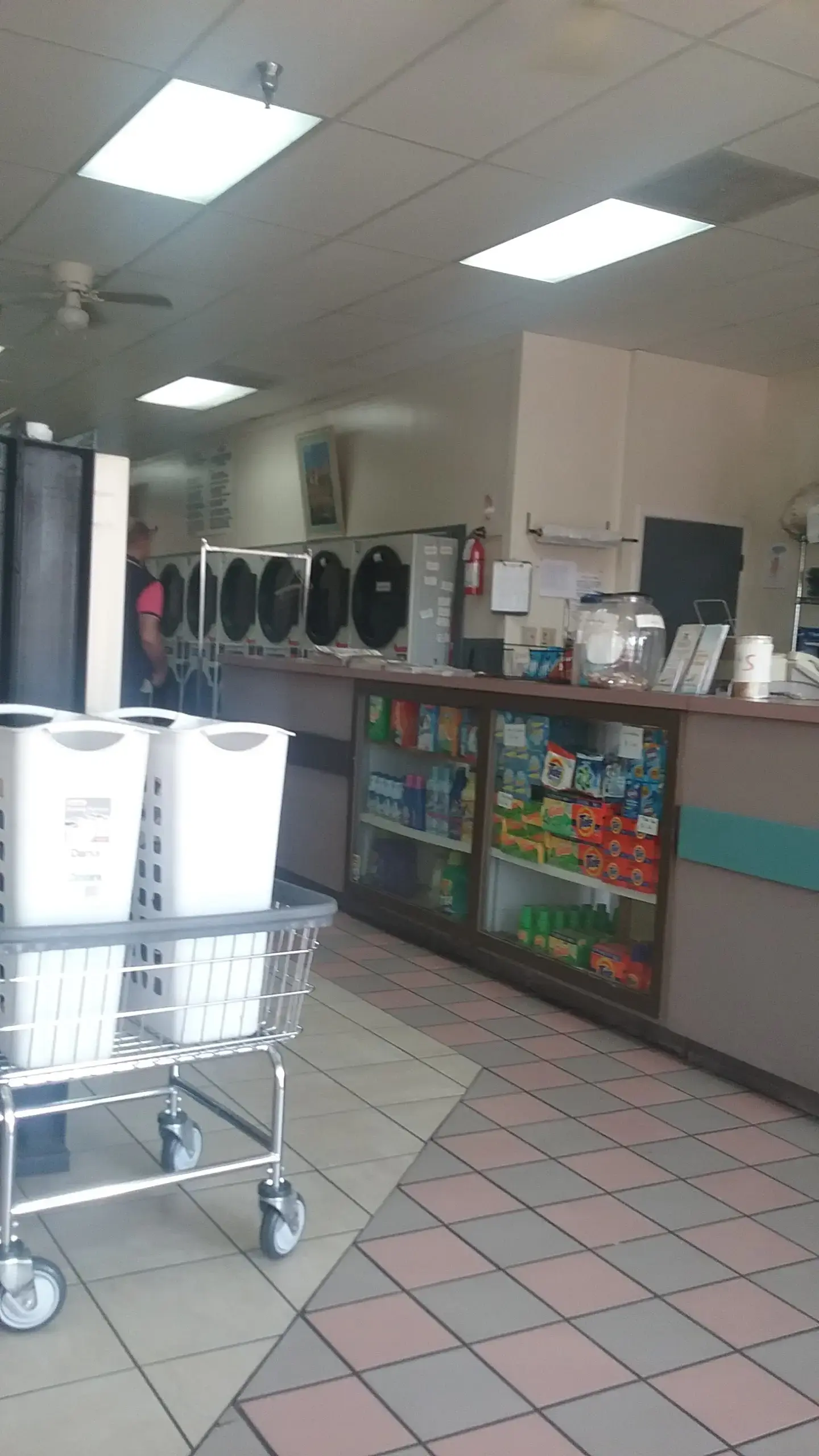 Advance Coin Laundry thumbnail 18