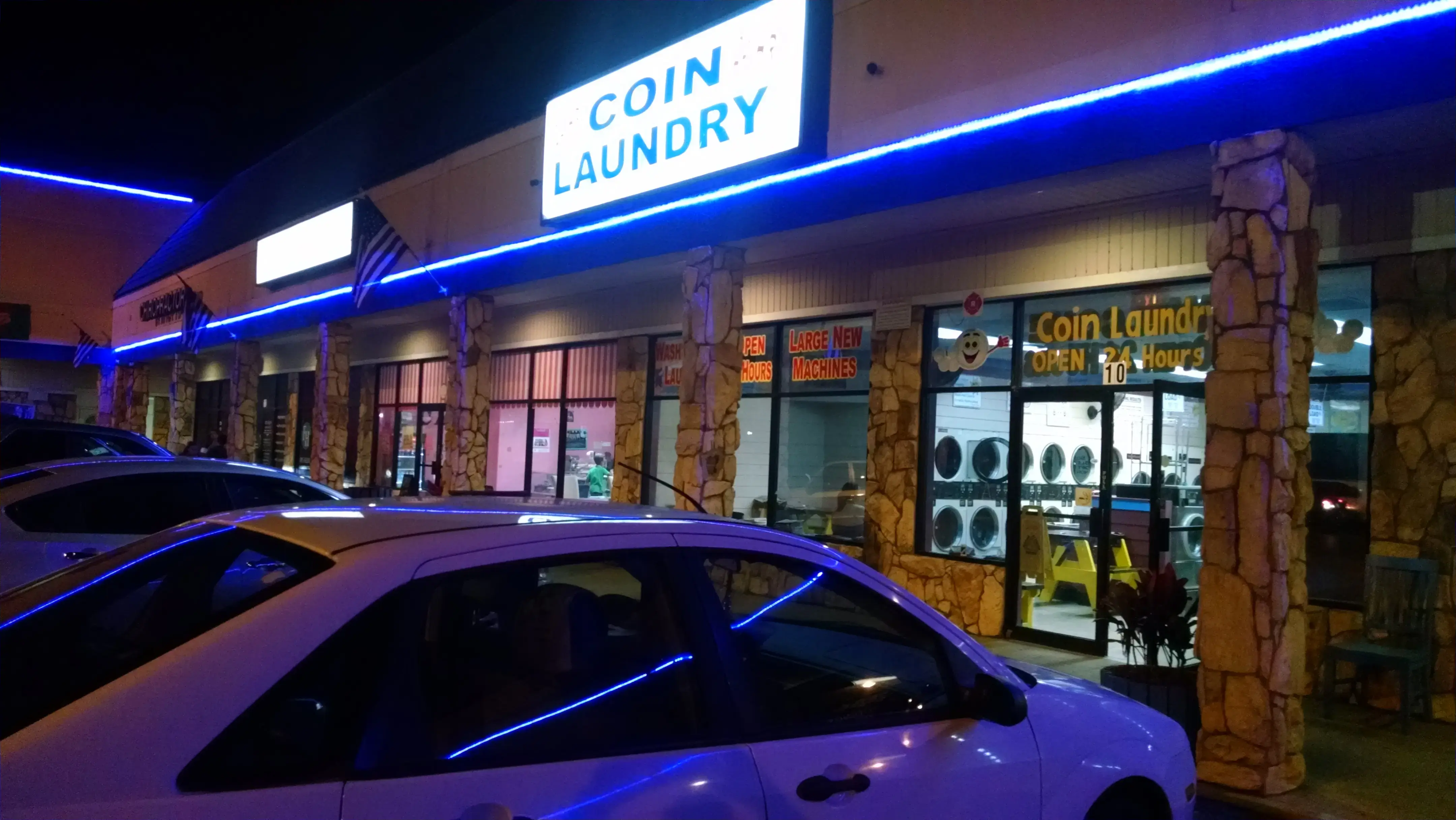Affordable Coin Laundry 24 Hour - Image 6