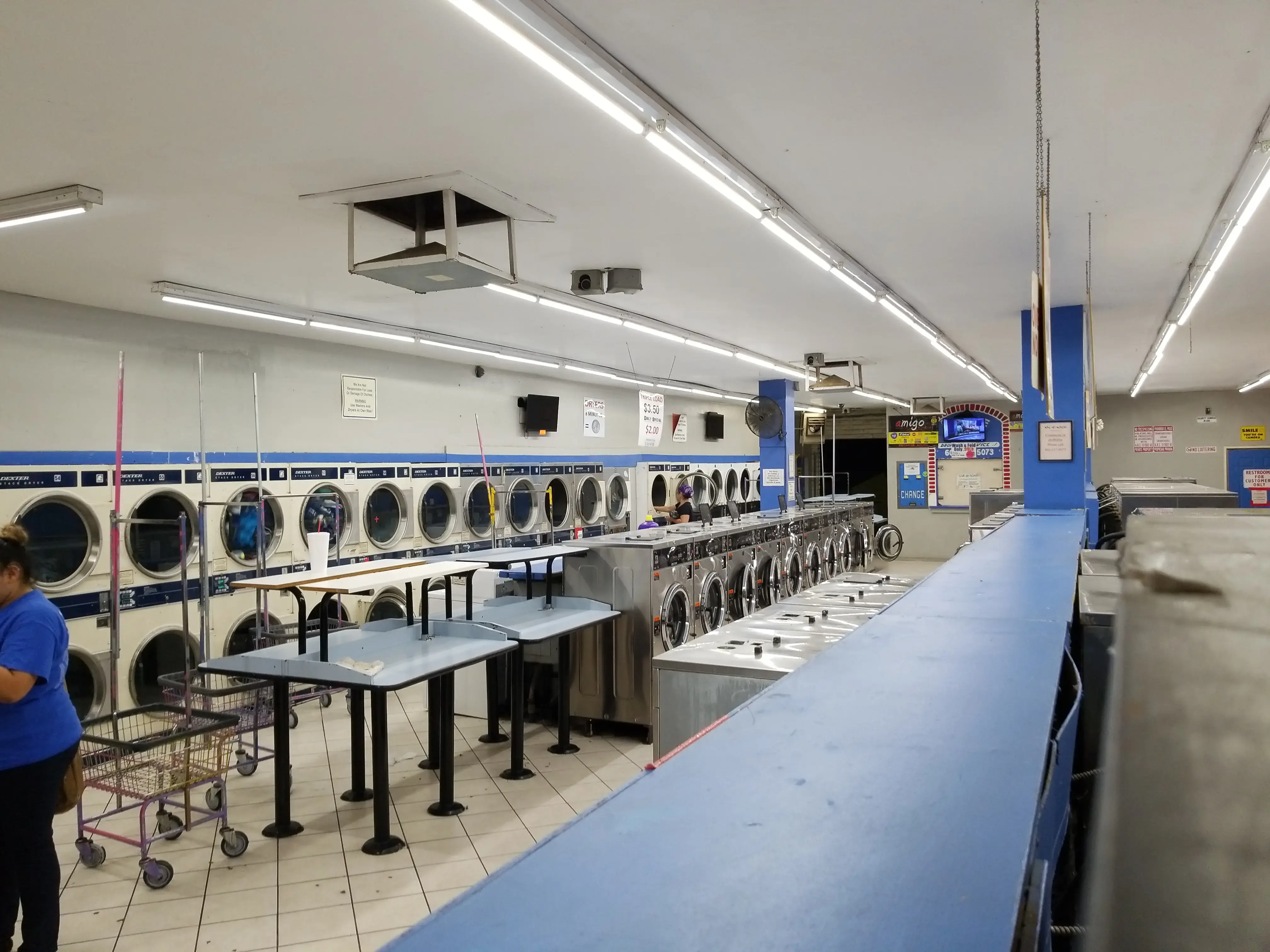 Agua Caliente 24 Hour Laundromat - Image 20