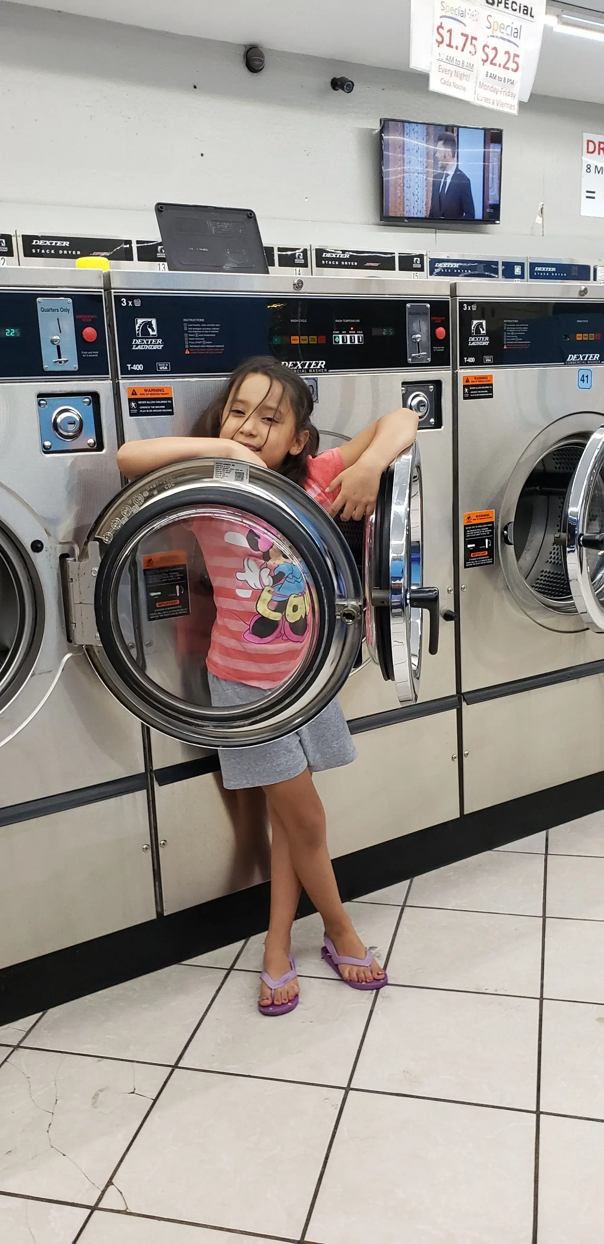 Agua Caliente 24 Hour Laundromat thumbnail 15