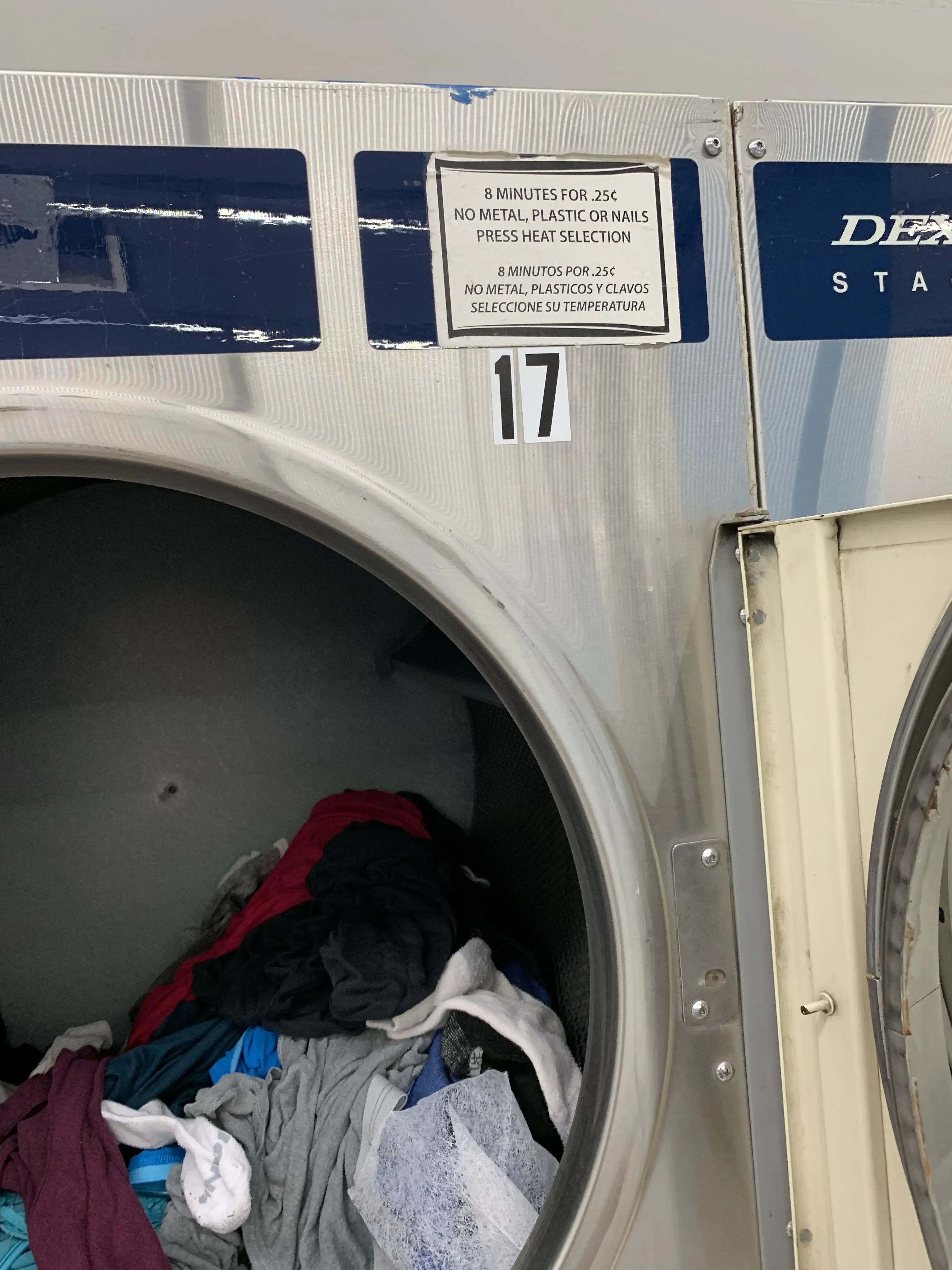 Agua Caliente 24 Hour Laundromat thumbnail 11