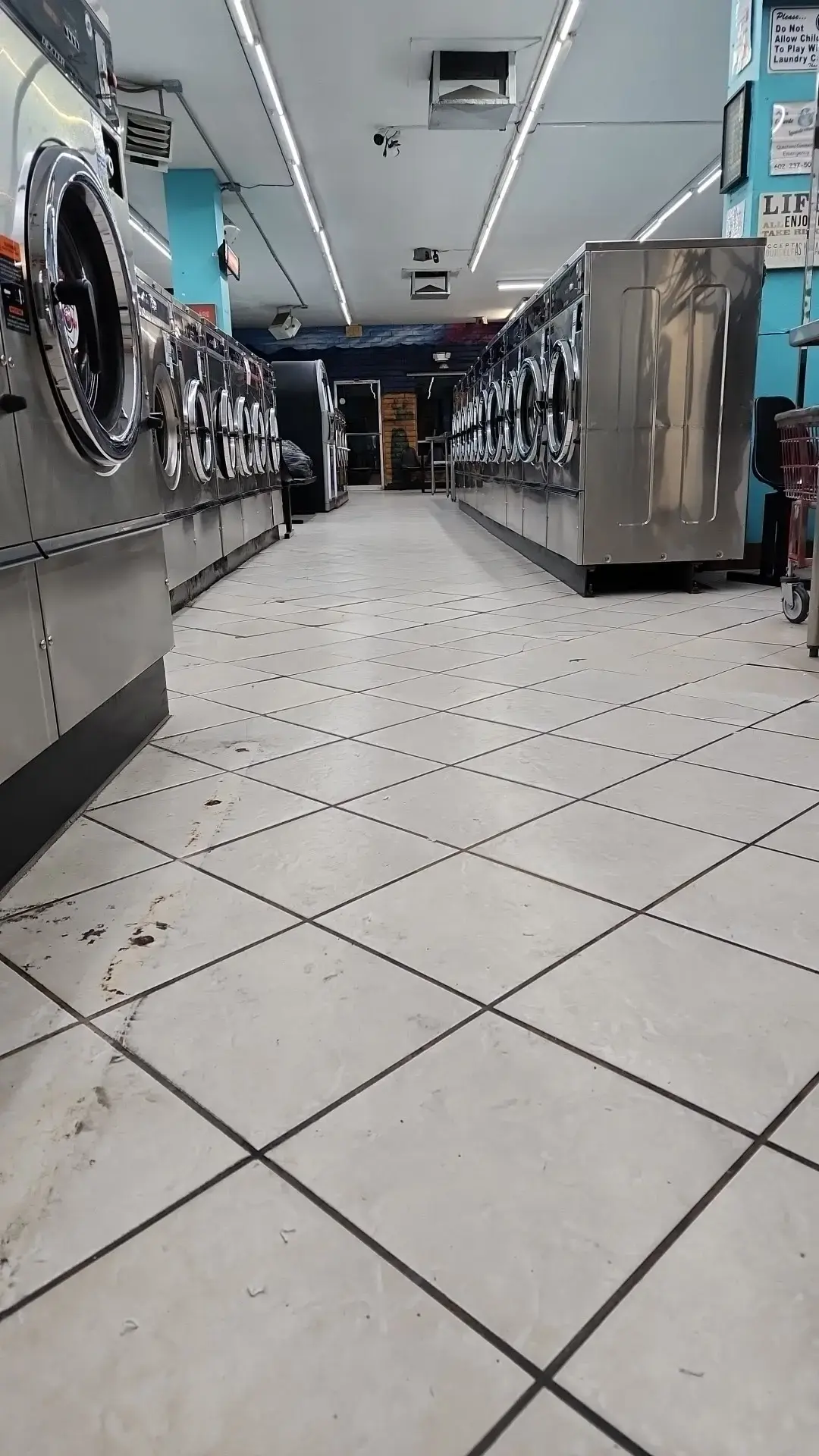 Agua Caliente 24 Hour Laundromat - Image 19