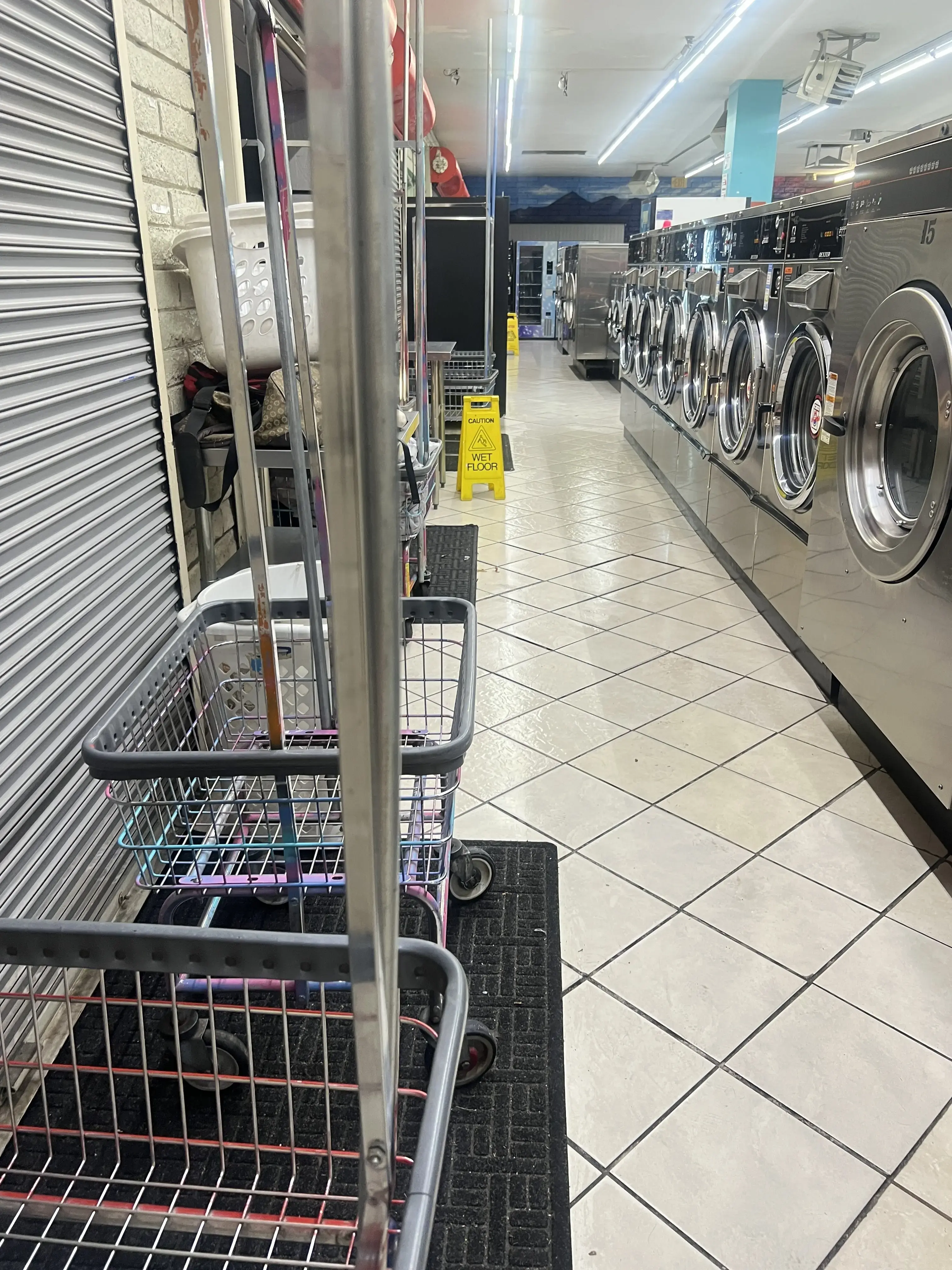 Agua Caliente 24 Hour Laundromat - Image 10