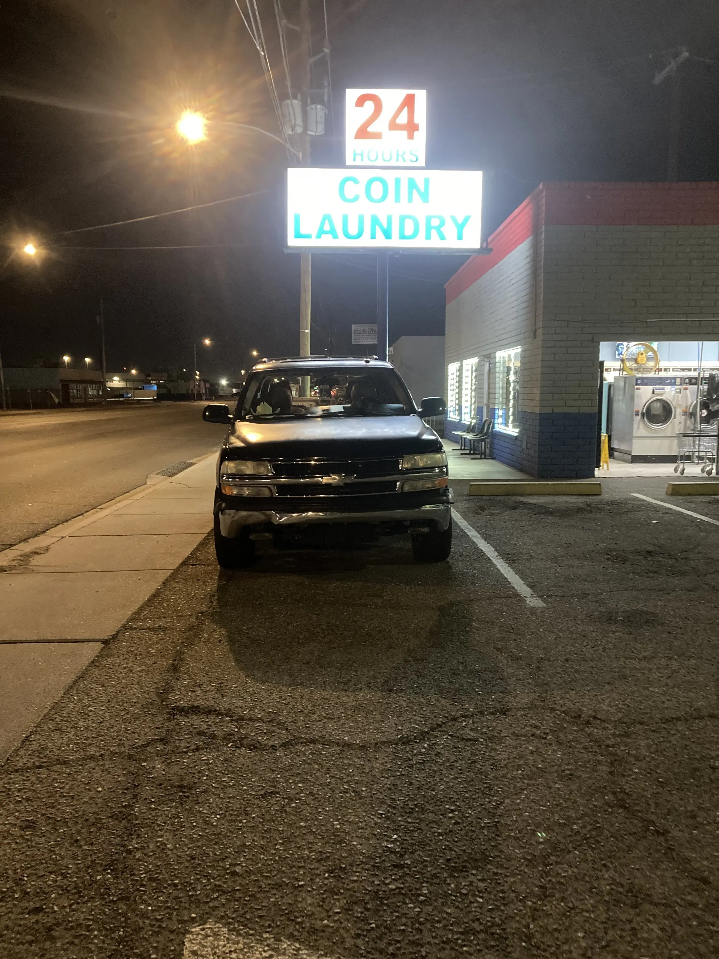 Agua Caliente 24 Hour Laundromat - Image 5