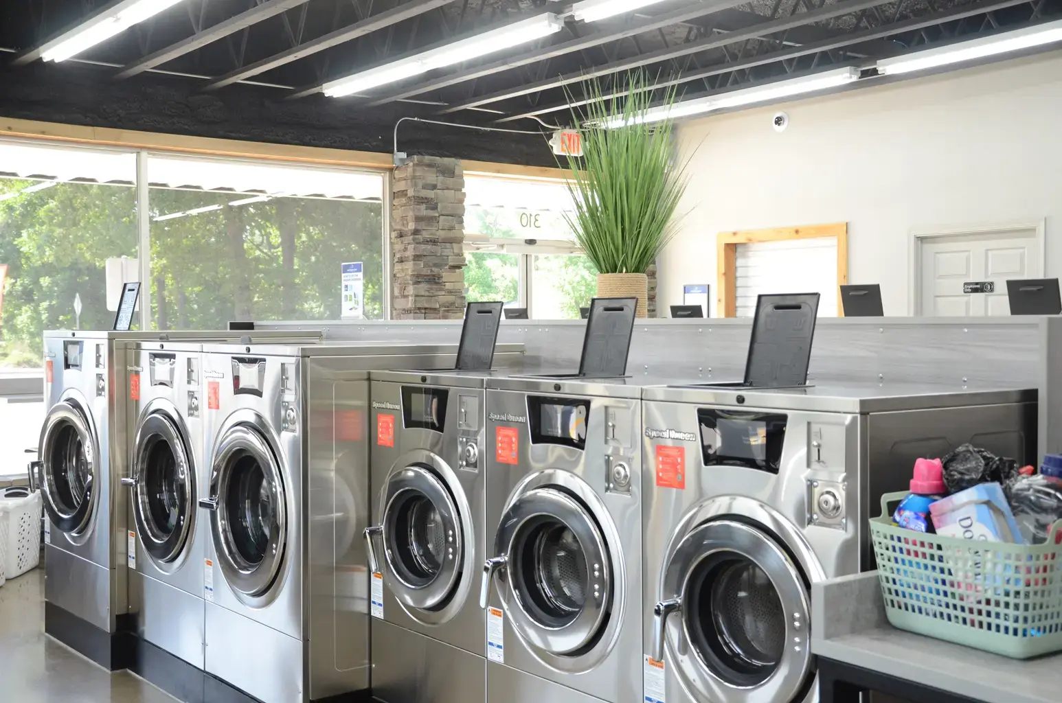 Aim High Coin Laundry 2 thumbnail 18