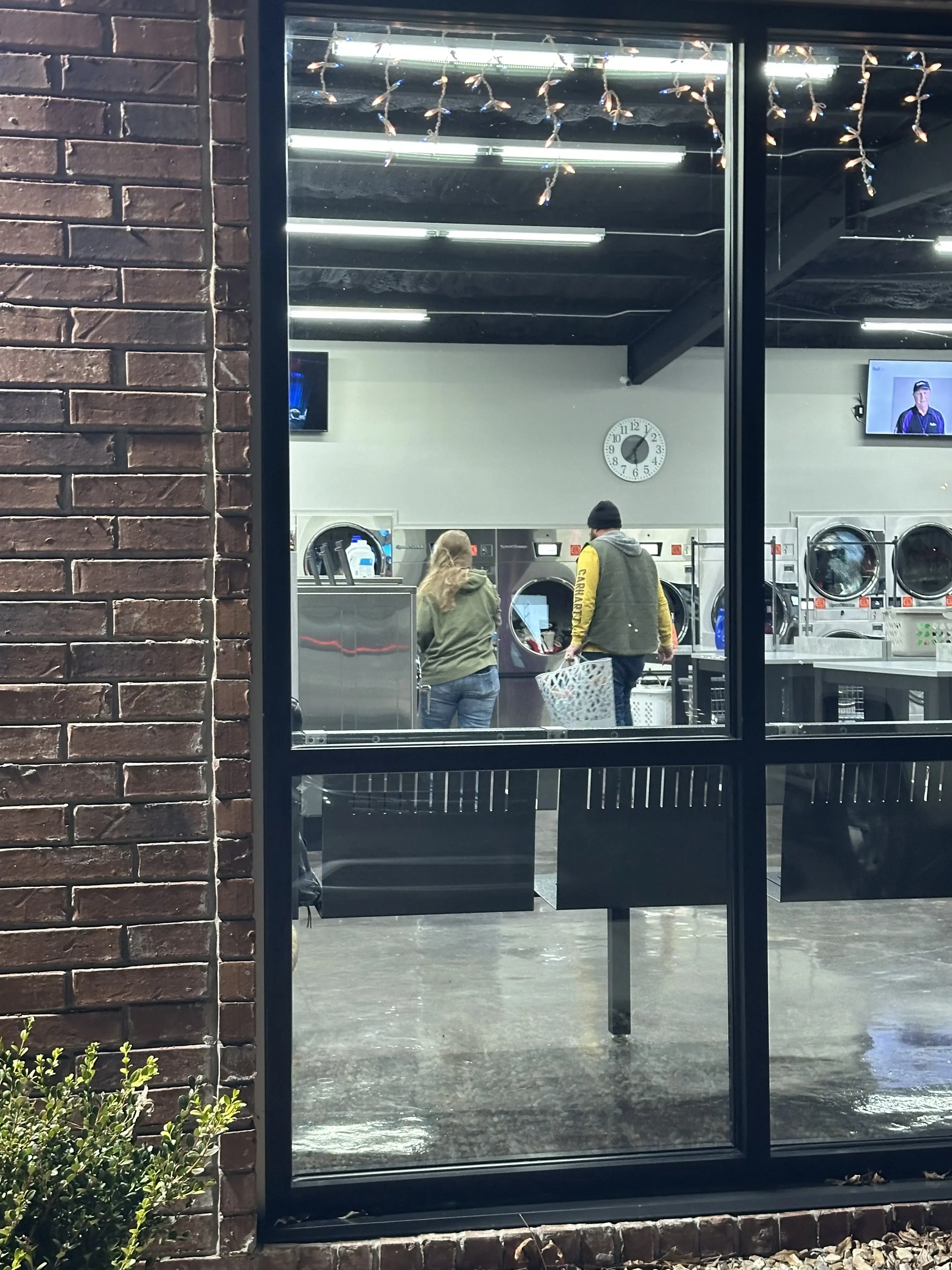 Aim High Coin Laundry LLC thumbnail 9