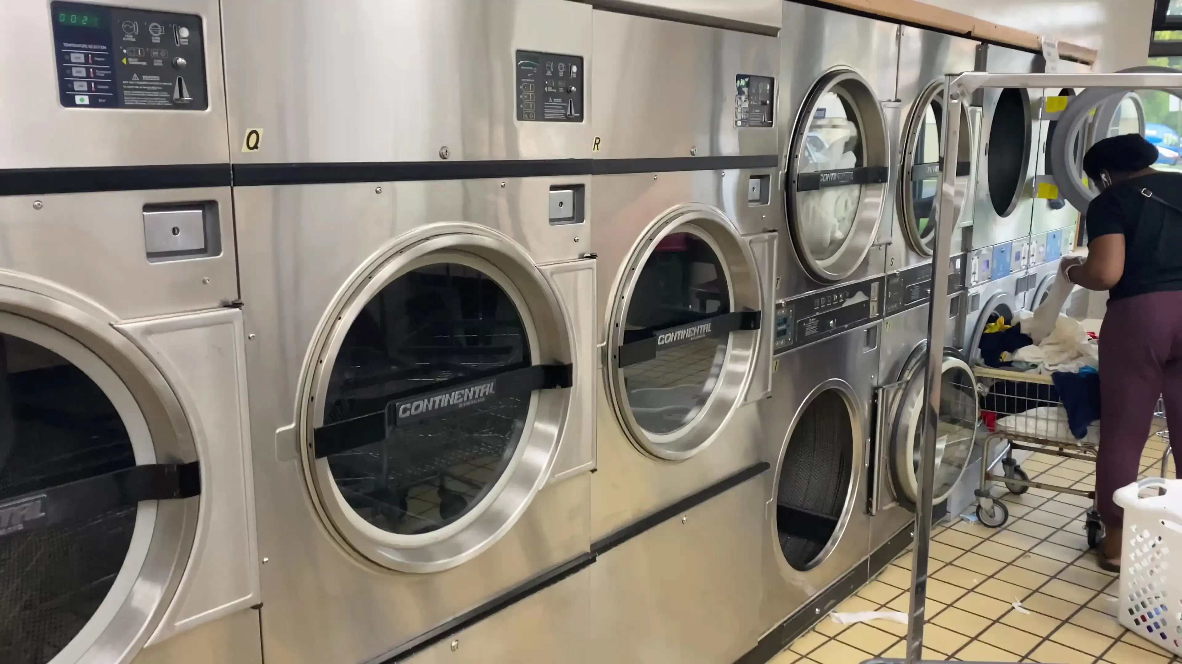 Aladdin Laundermat thumbnail 2