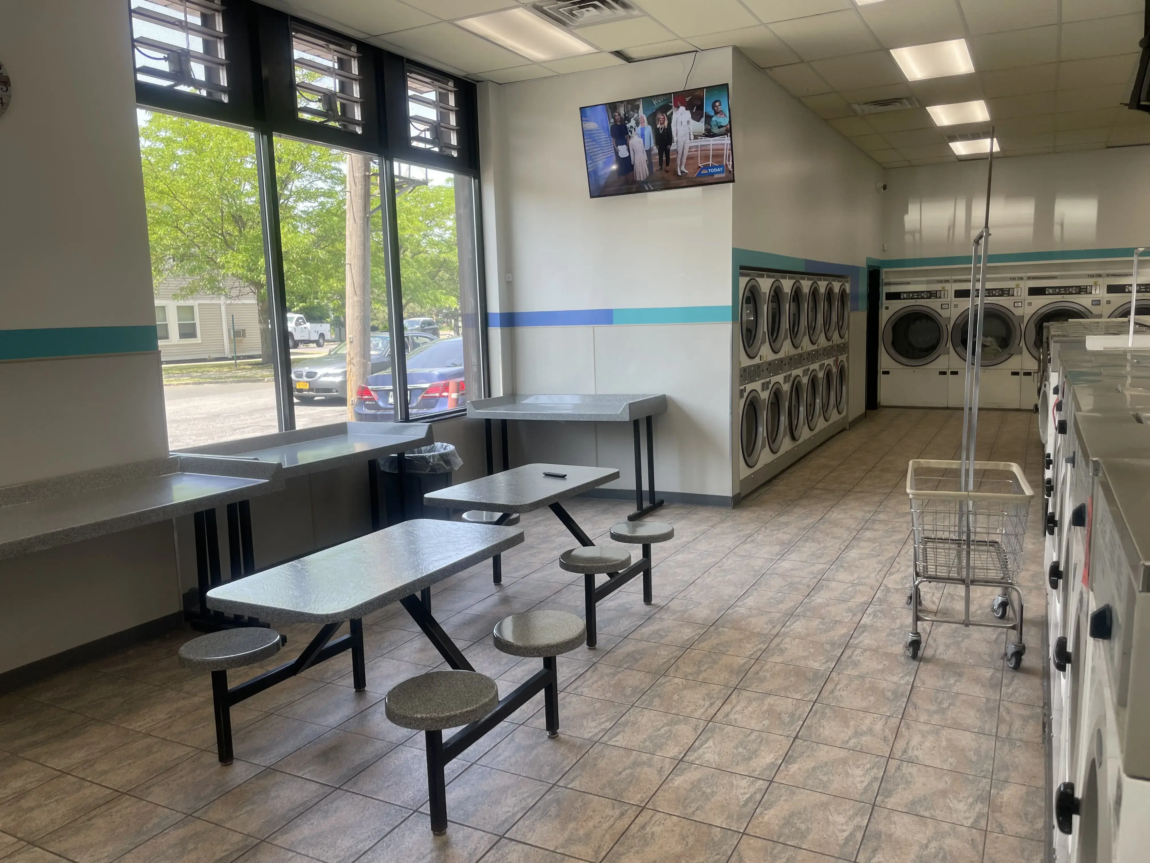 Albany Laundry Center thumbnail 14