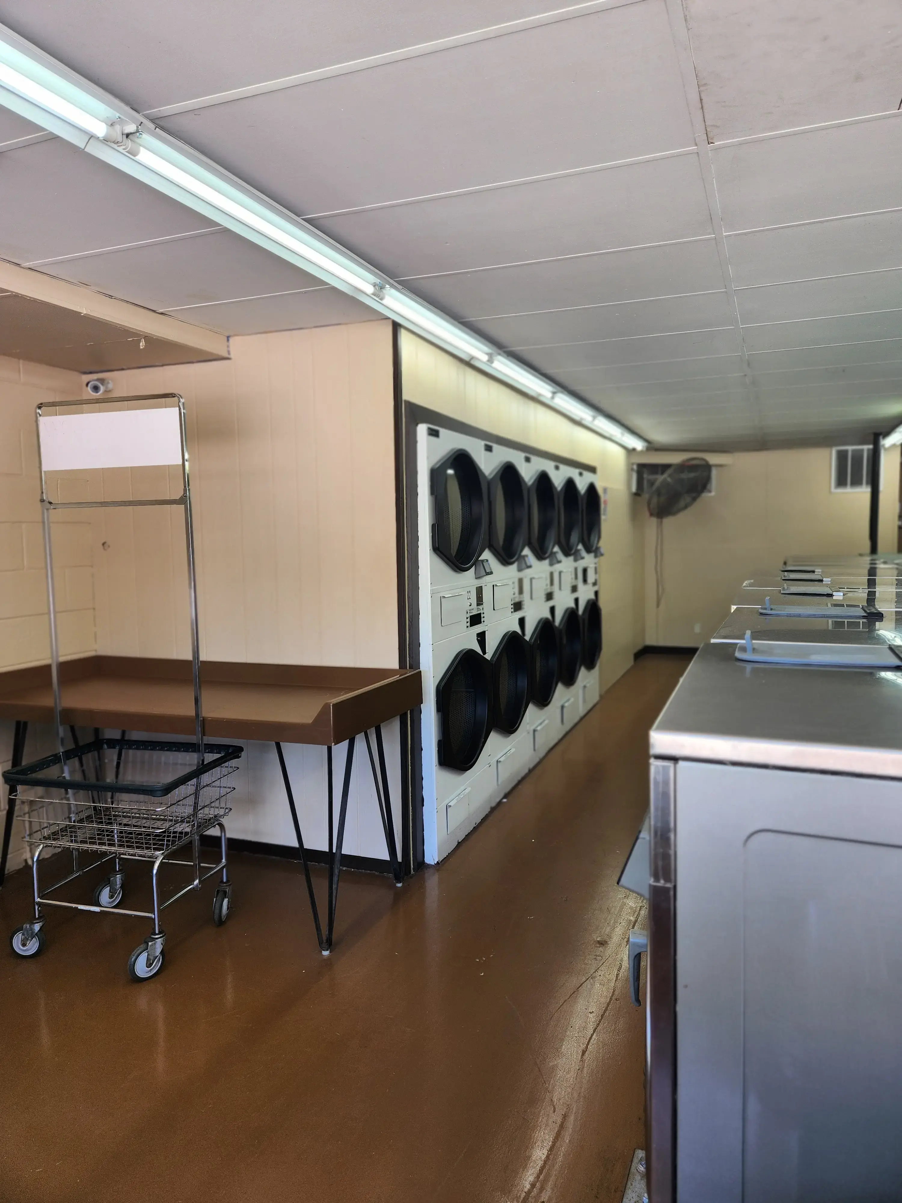 All Washed Up Laundromat - Image 3