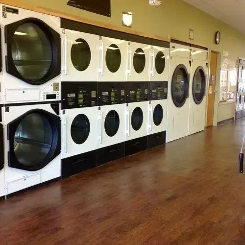 Allen Blvd Laundry thumbnail 15