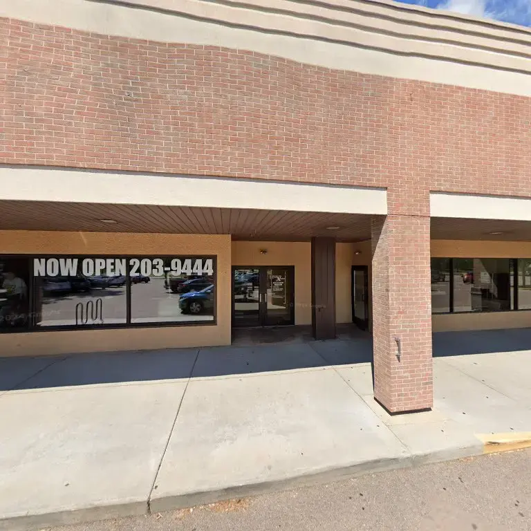 Allen Blvd Laundry - Image 16