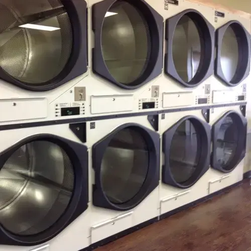 Allen Blvd Laundry thumbnail 13