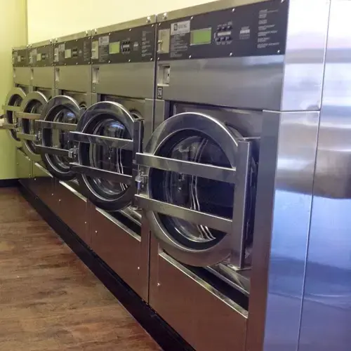 Allen Blvd Laundry - Image 7