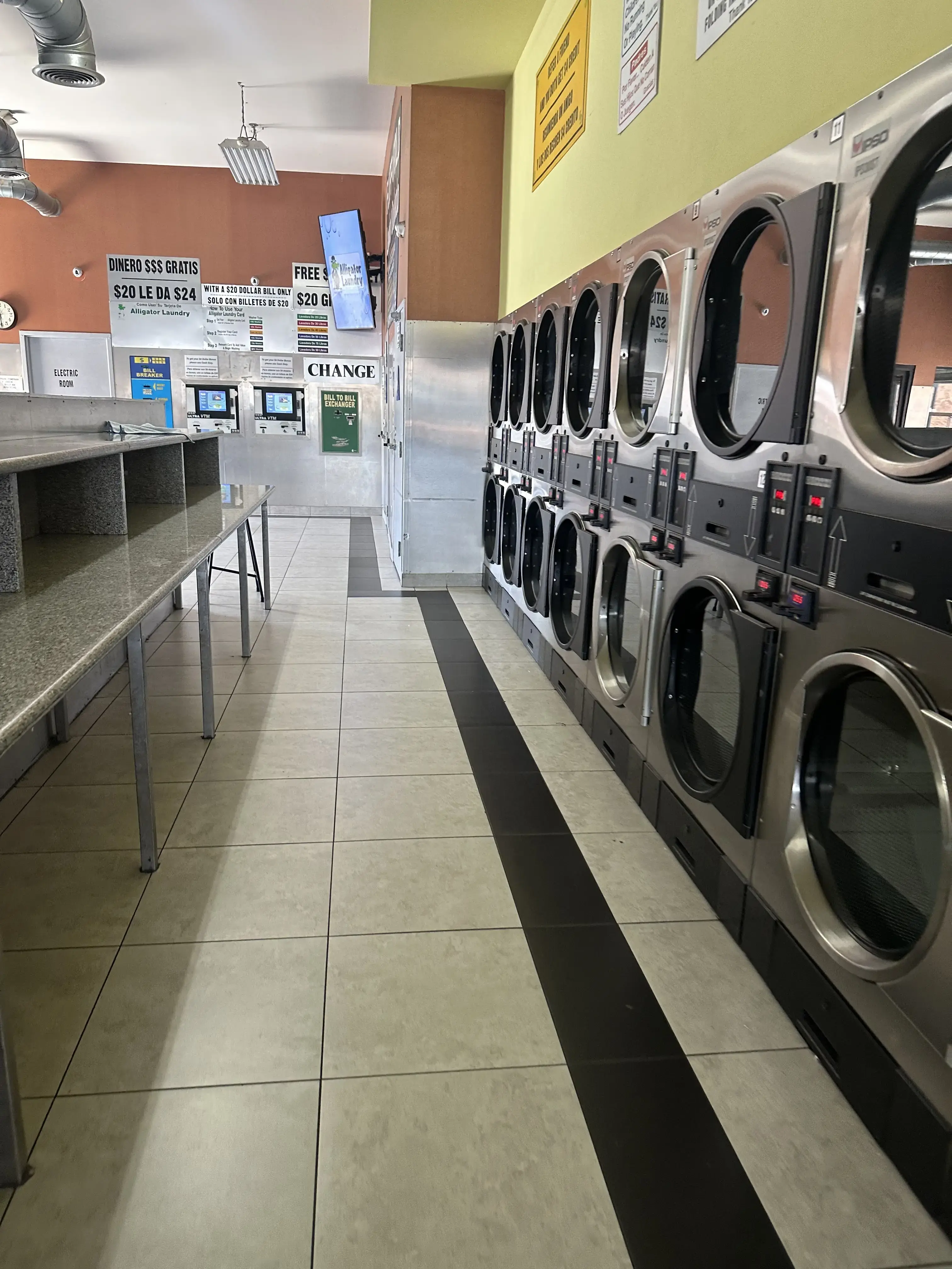 Alligator Laundry | Laundromat | Wash & Fold Laundry Services - Image 3