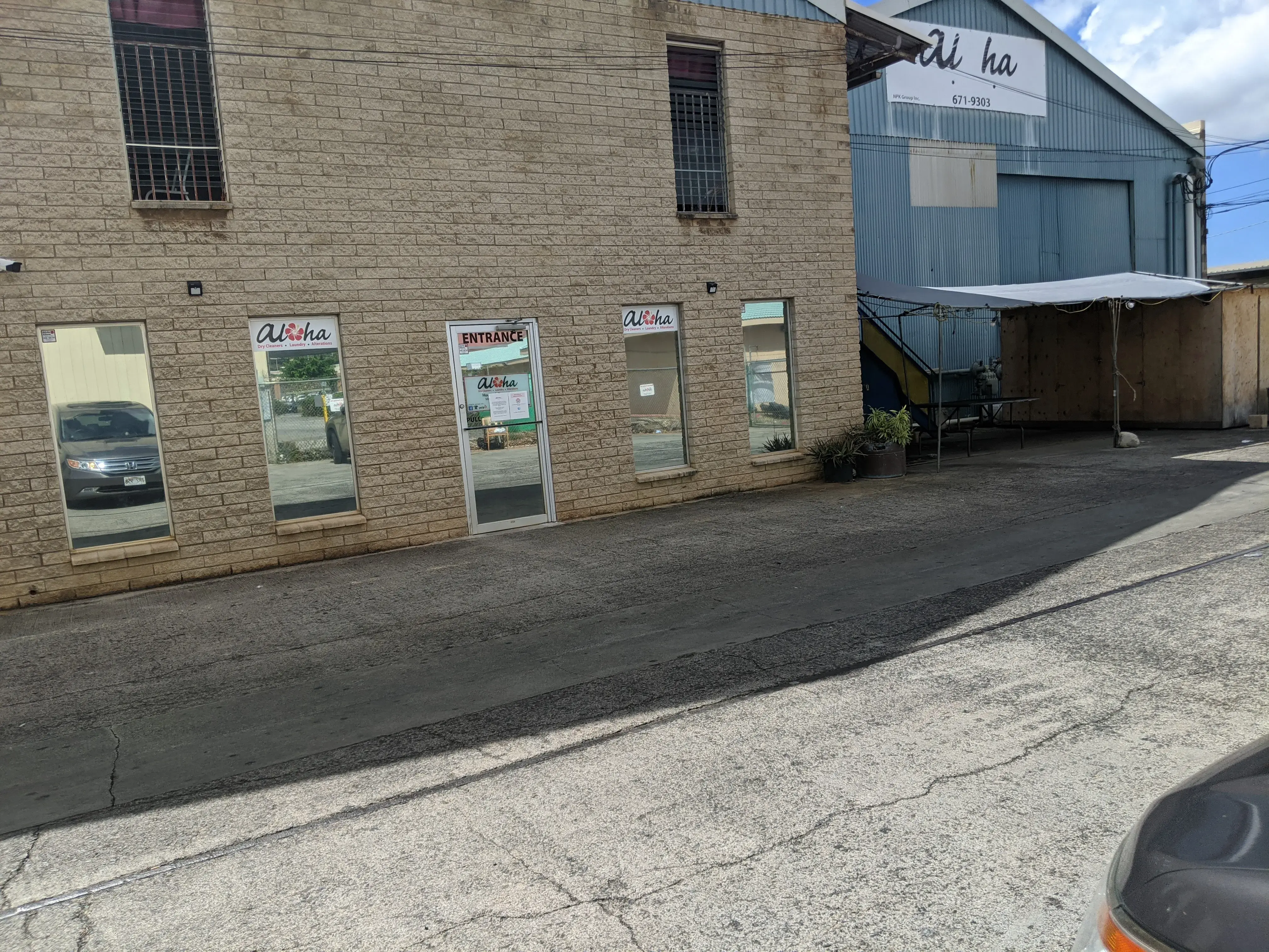 Aloha Dry Cleaners and Laundry thumbnail 15