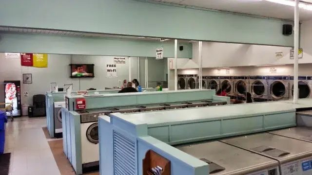 Alpine 24 Hour Laundromat - Image 12