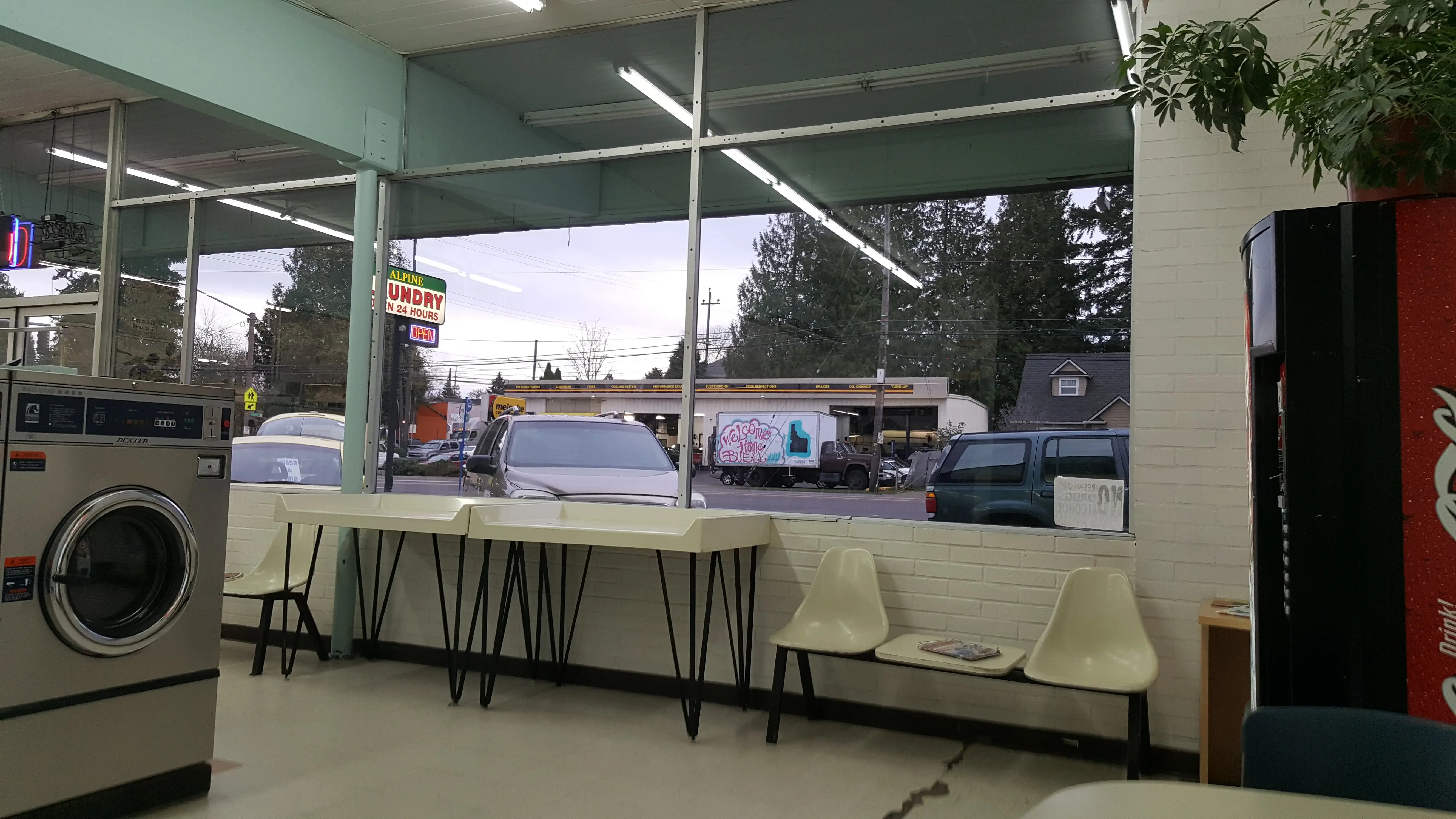 Alpine 24 Hour Laundromat thumbnail 6