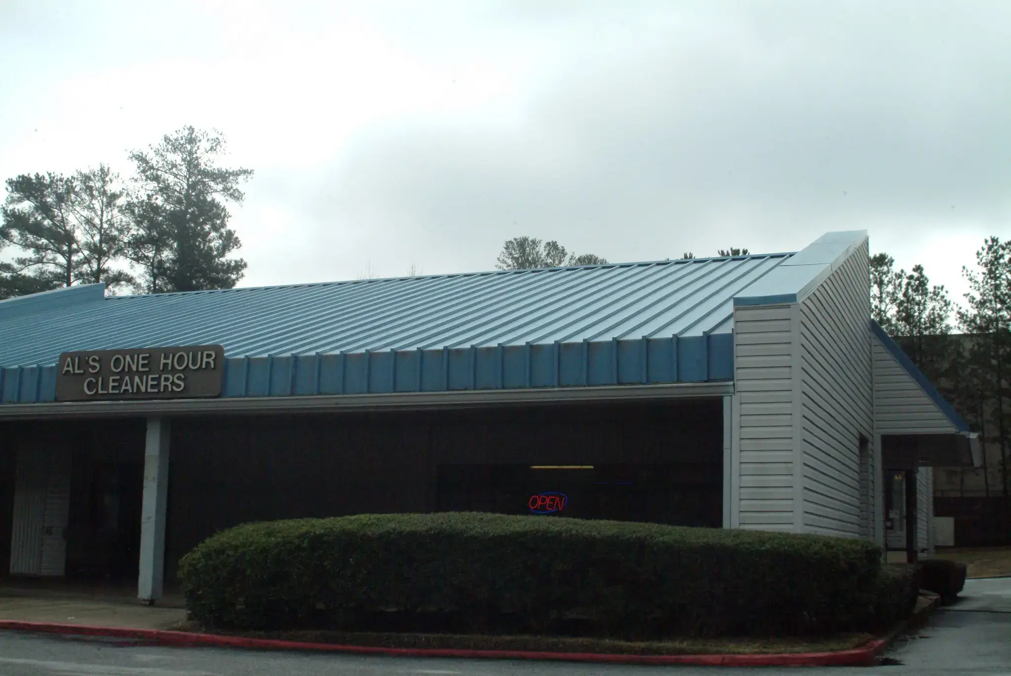 Al's One Hour Cleaners - Image 9