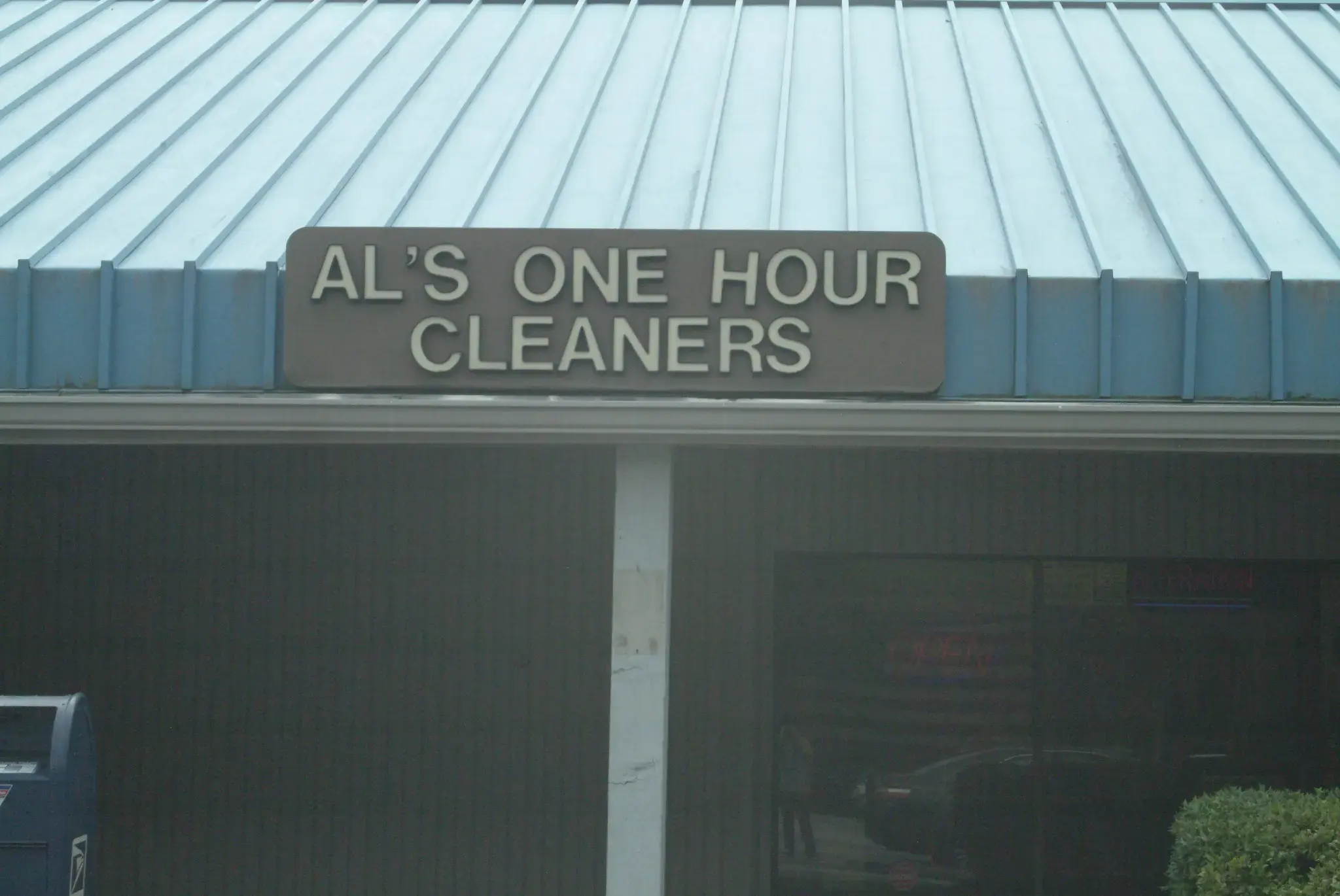 Al's One Hour Cleaners - Image 8
