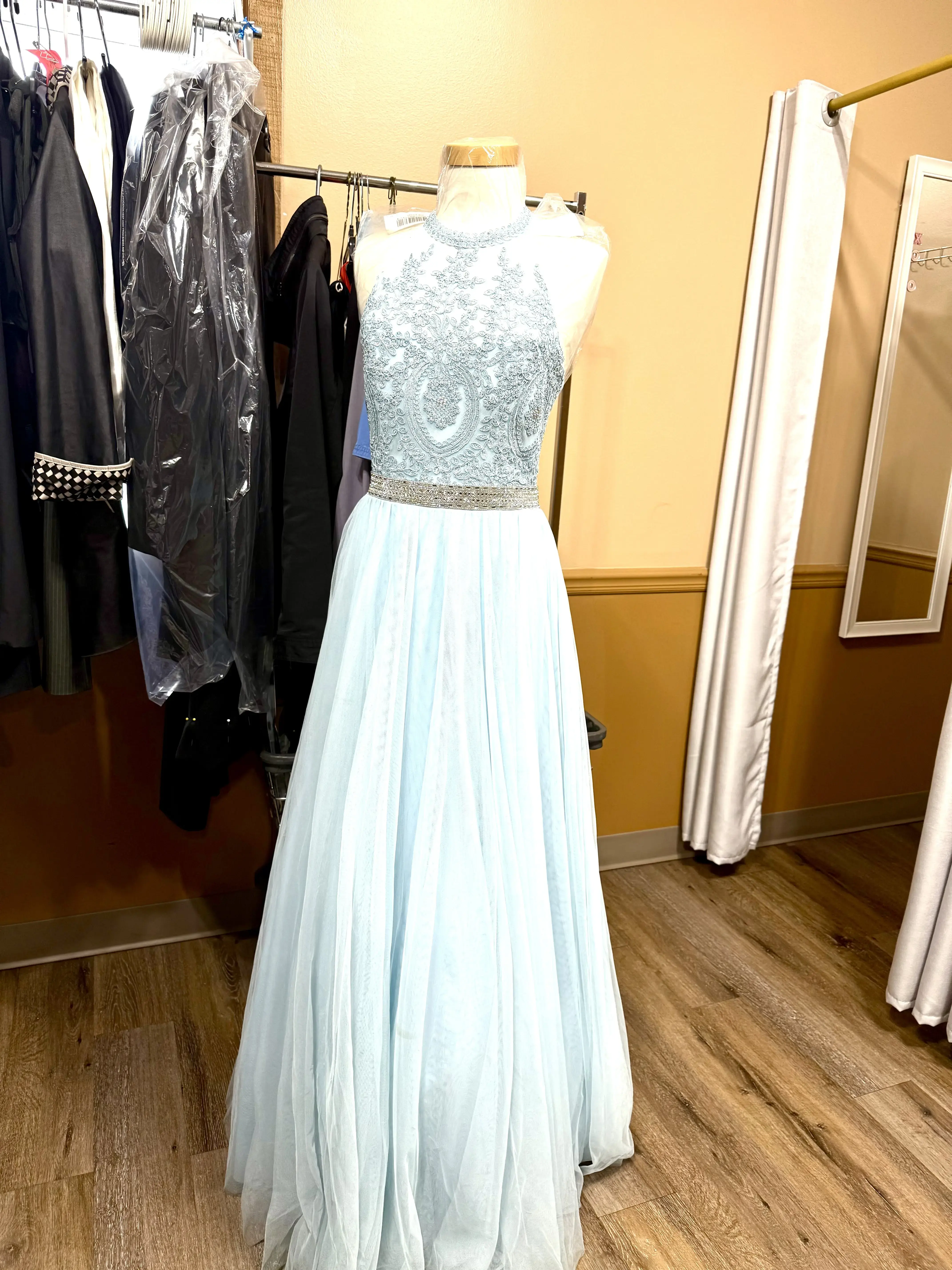Alterations by Laundry Xpress thumbnail 9