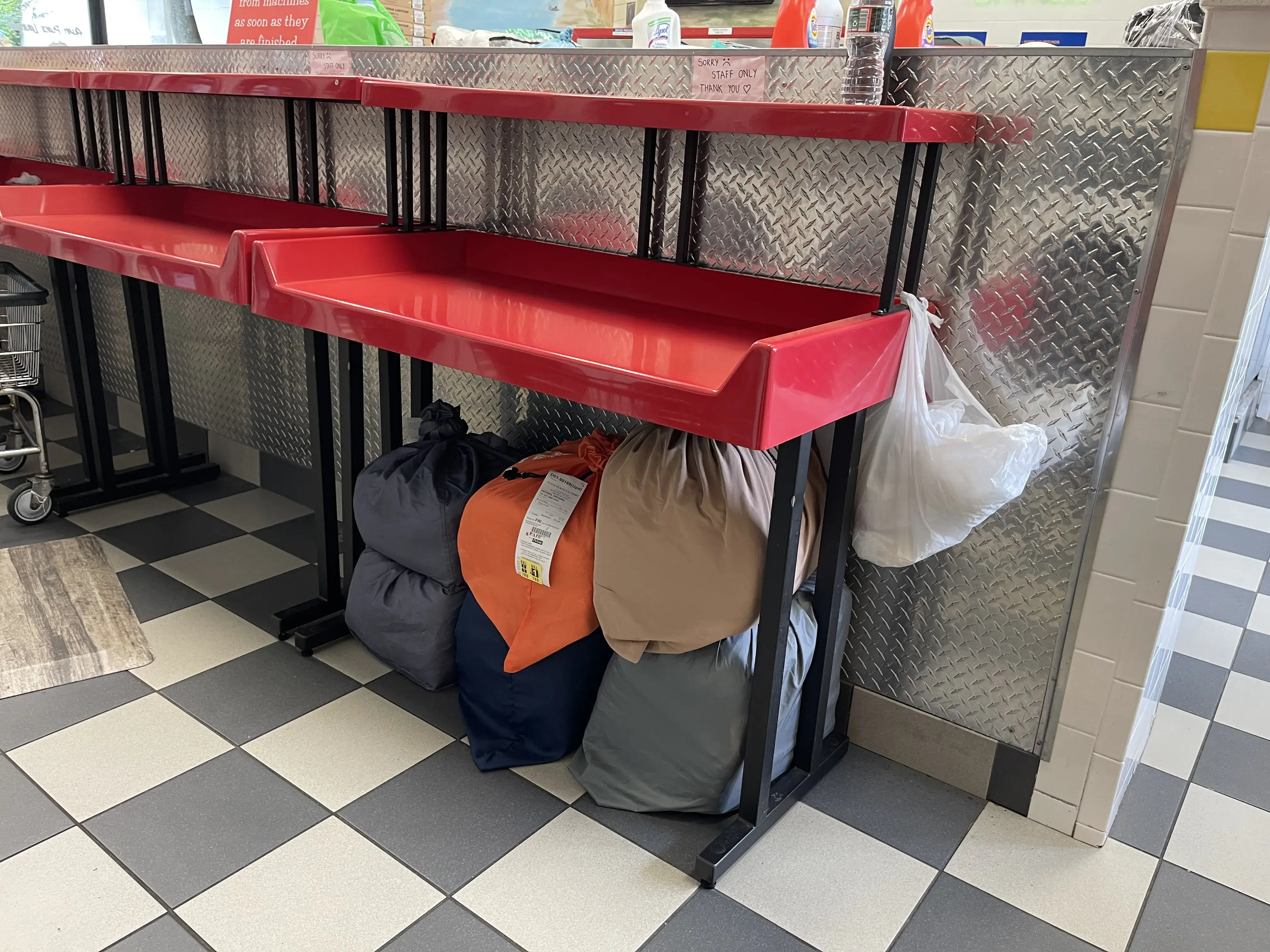 Alvin Place Laundry - Image 7