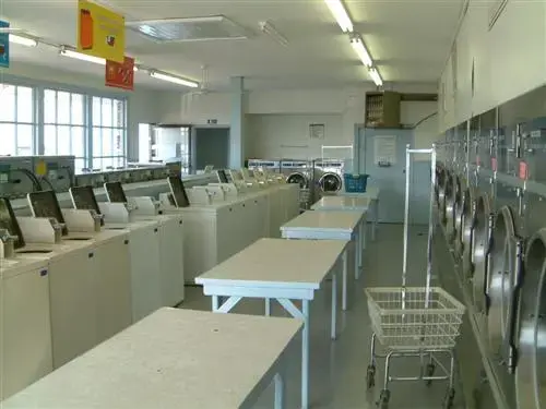 Amelia Coin Laundry - Image 3