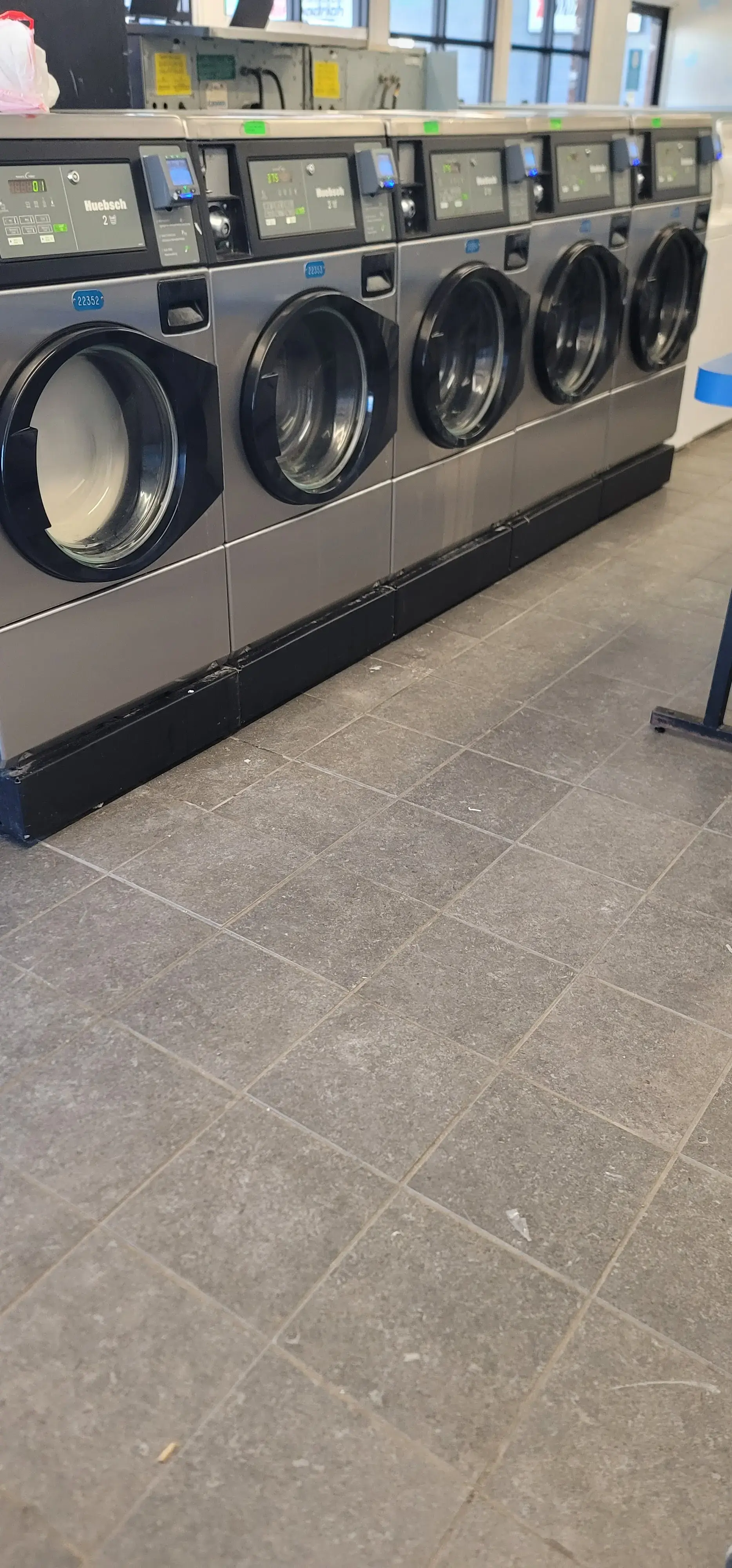 Amelia Coin Laundry - Image 7