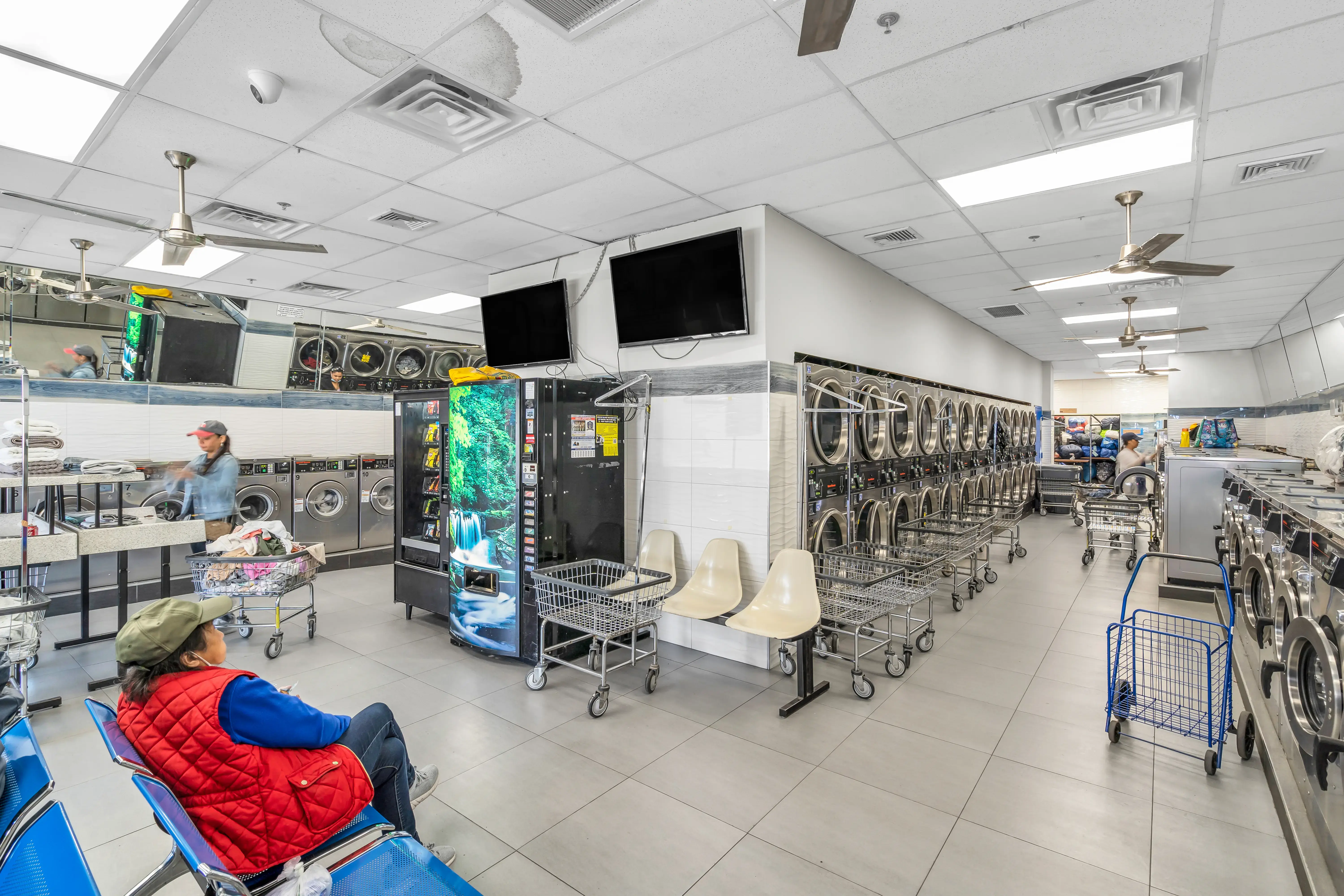 American Laundromat 24/7 of Jersey City - Image 9