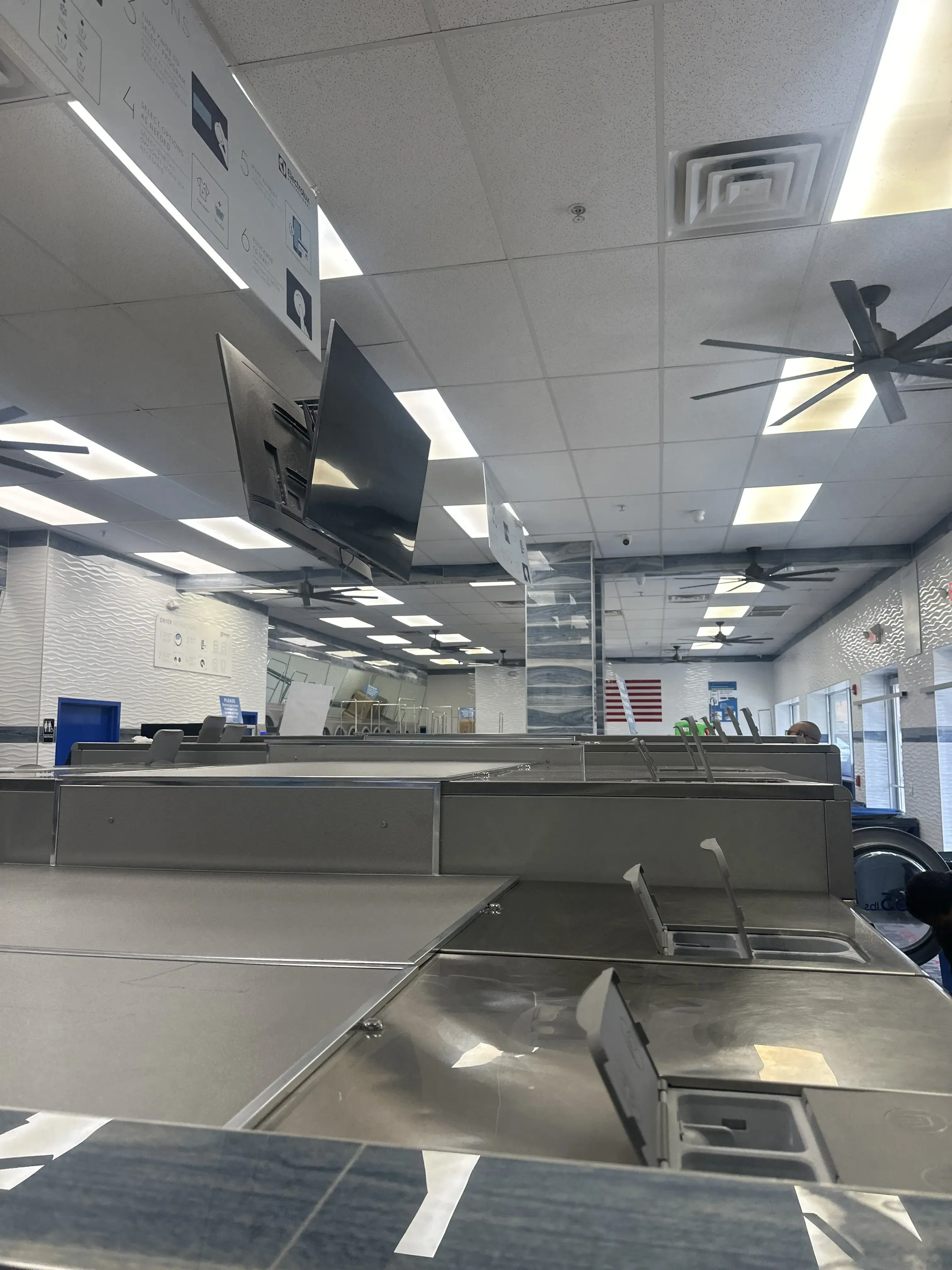 American Laundromat of Orange thumbnail 13