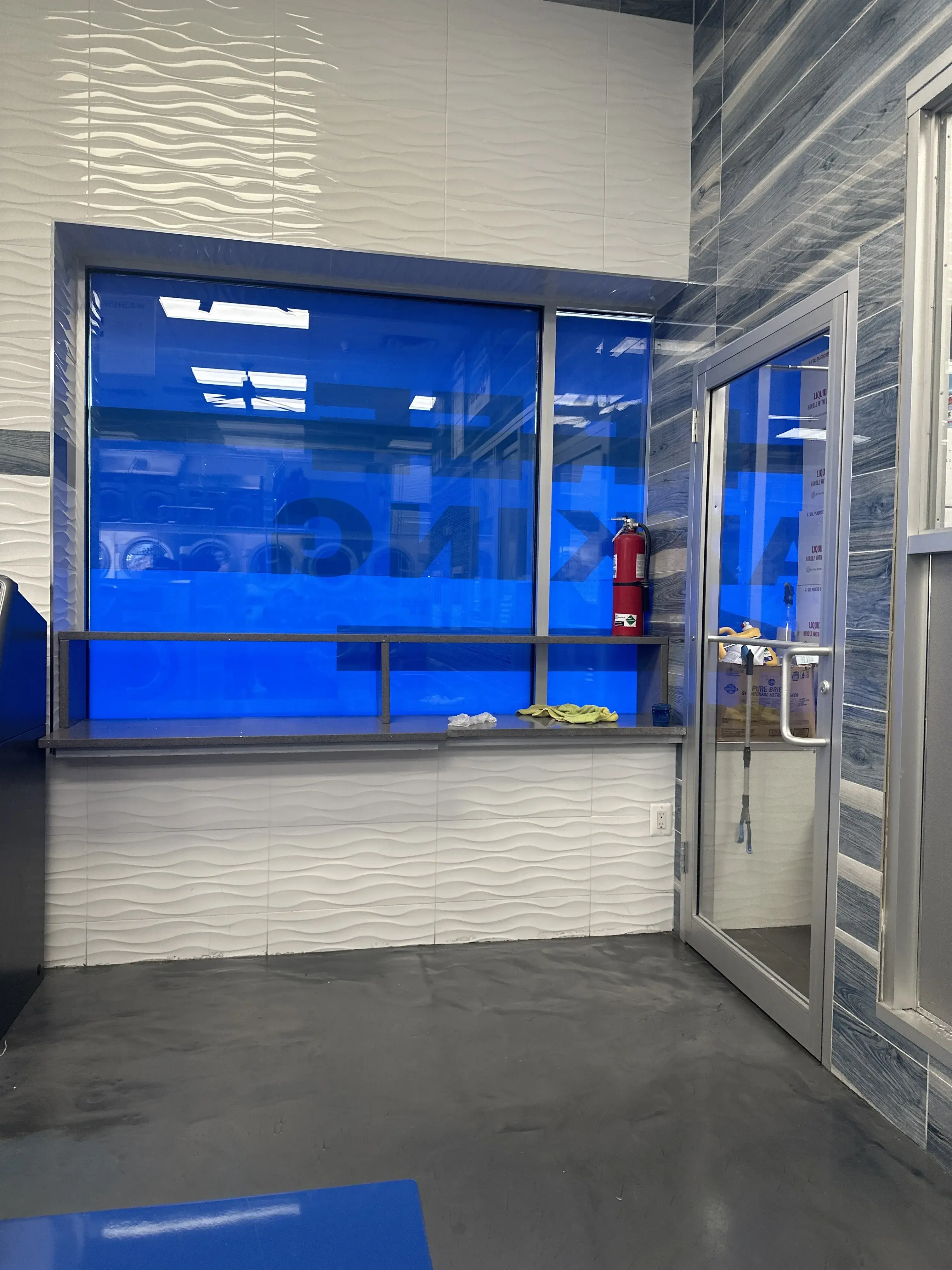 American Laundromat of Orange thumbnail 15