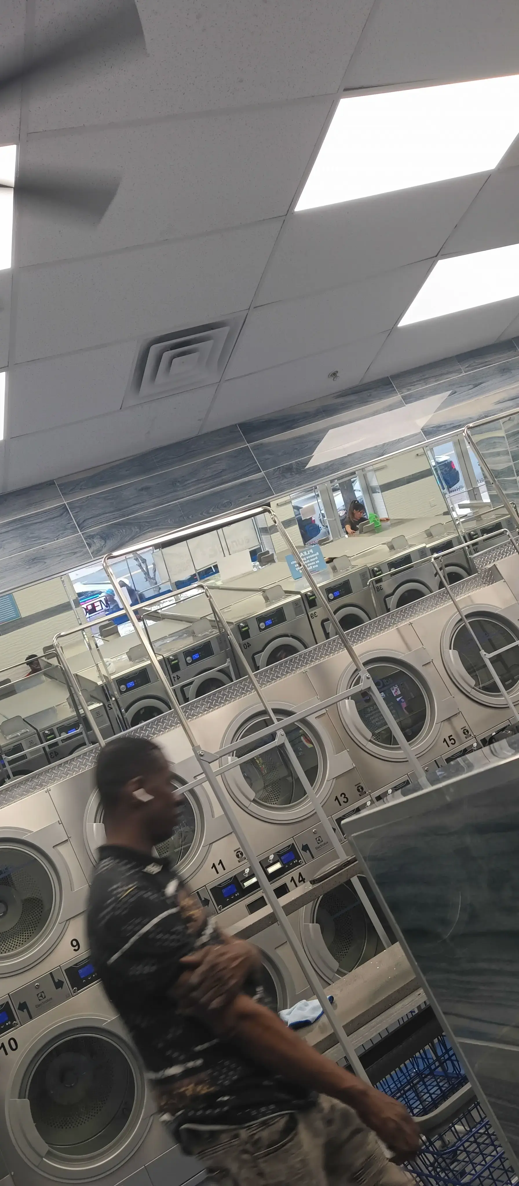 American Laundromat of Orange thumbnail 18