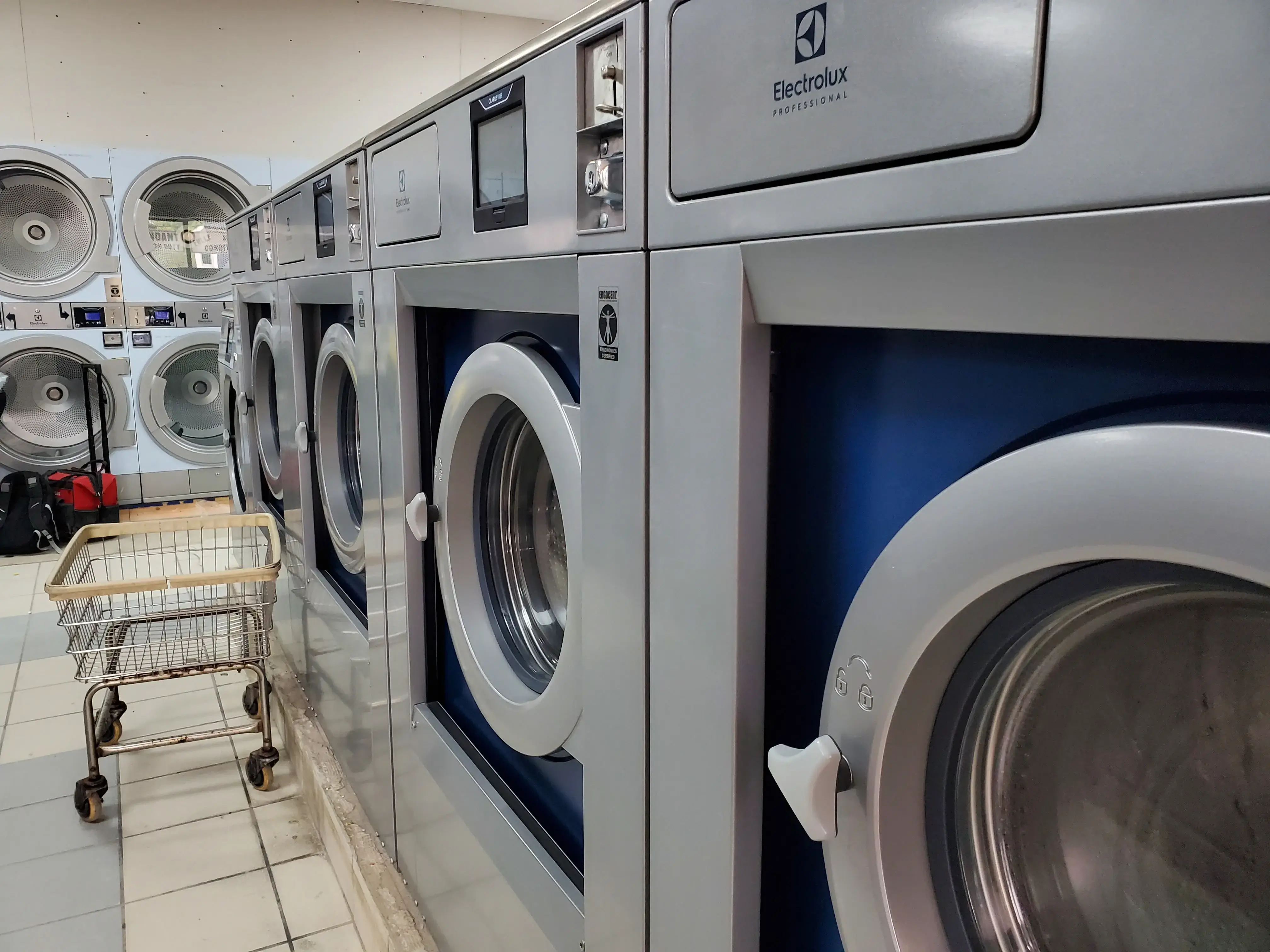 American Laundromat of West Orange - Image 6