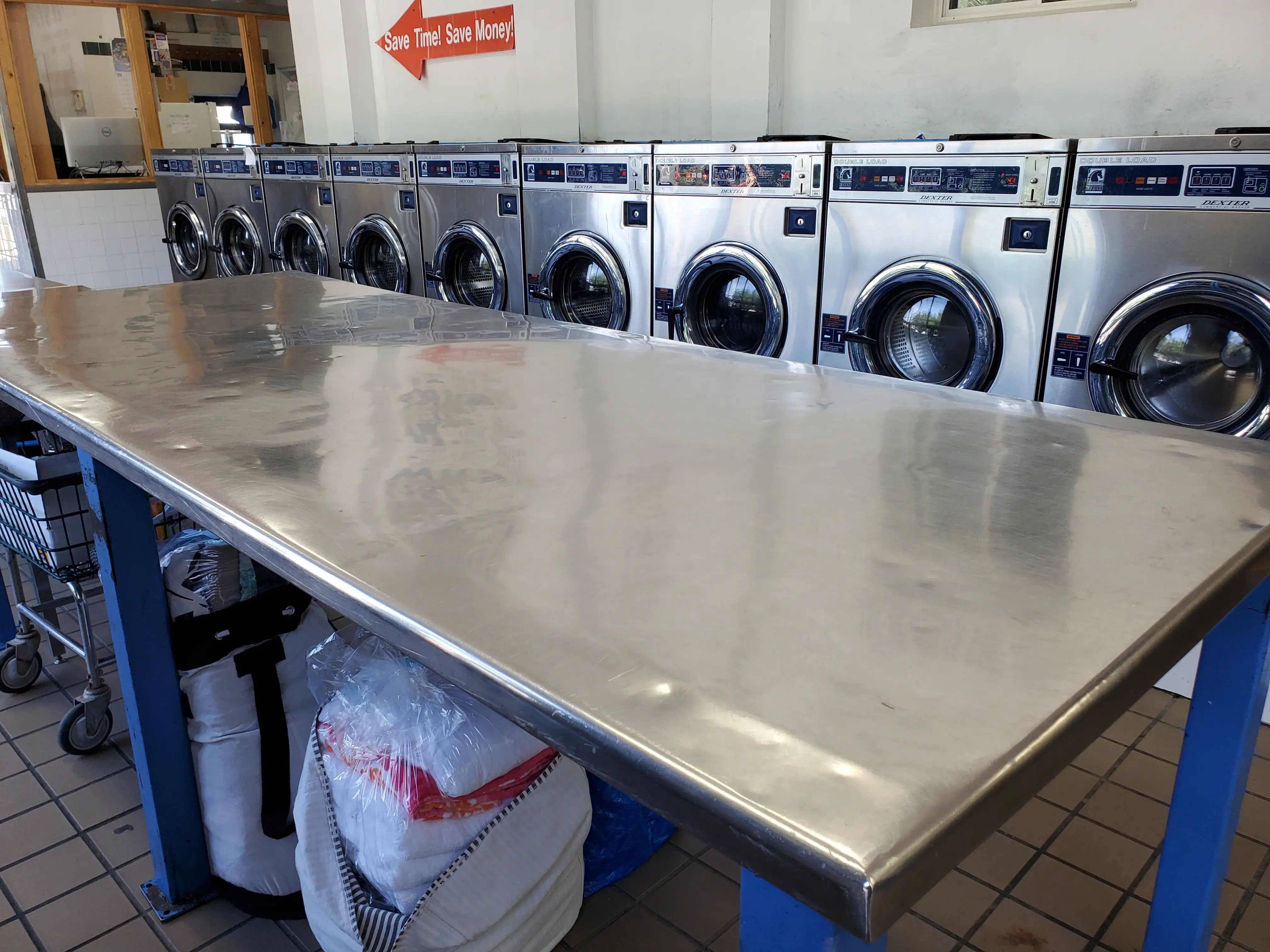 American Mega Laundromat - Image 4