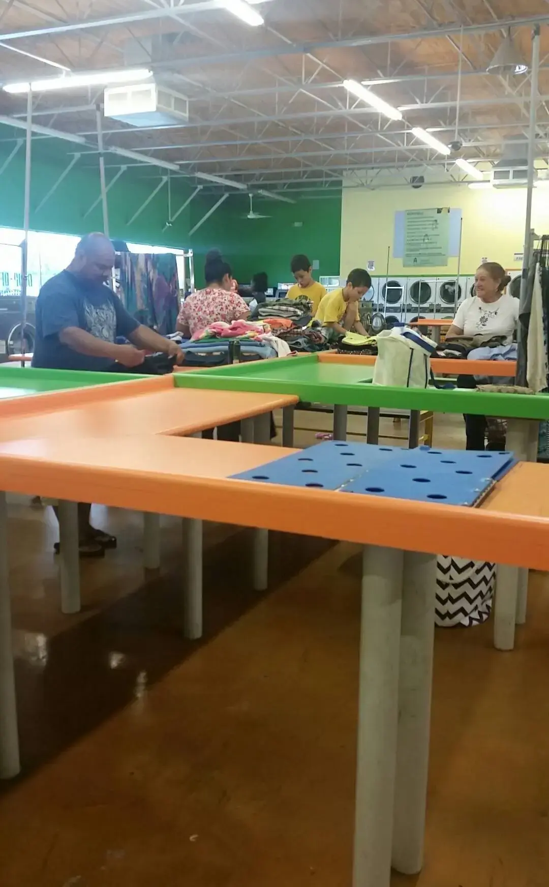 Amigo Laundry thumbnail 14