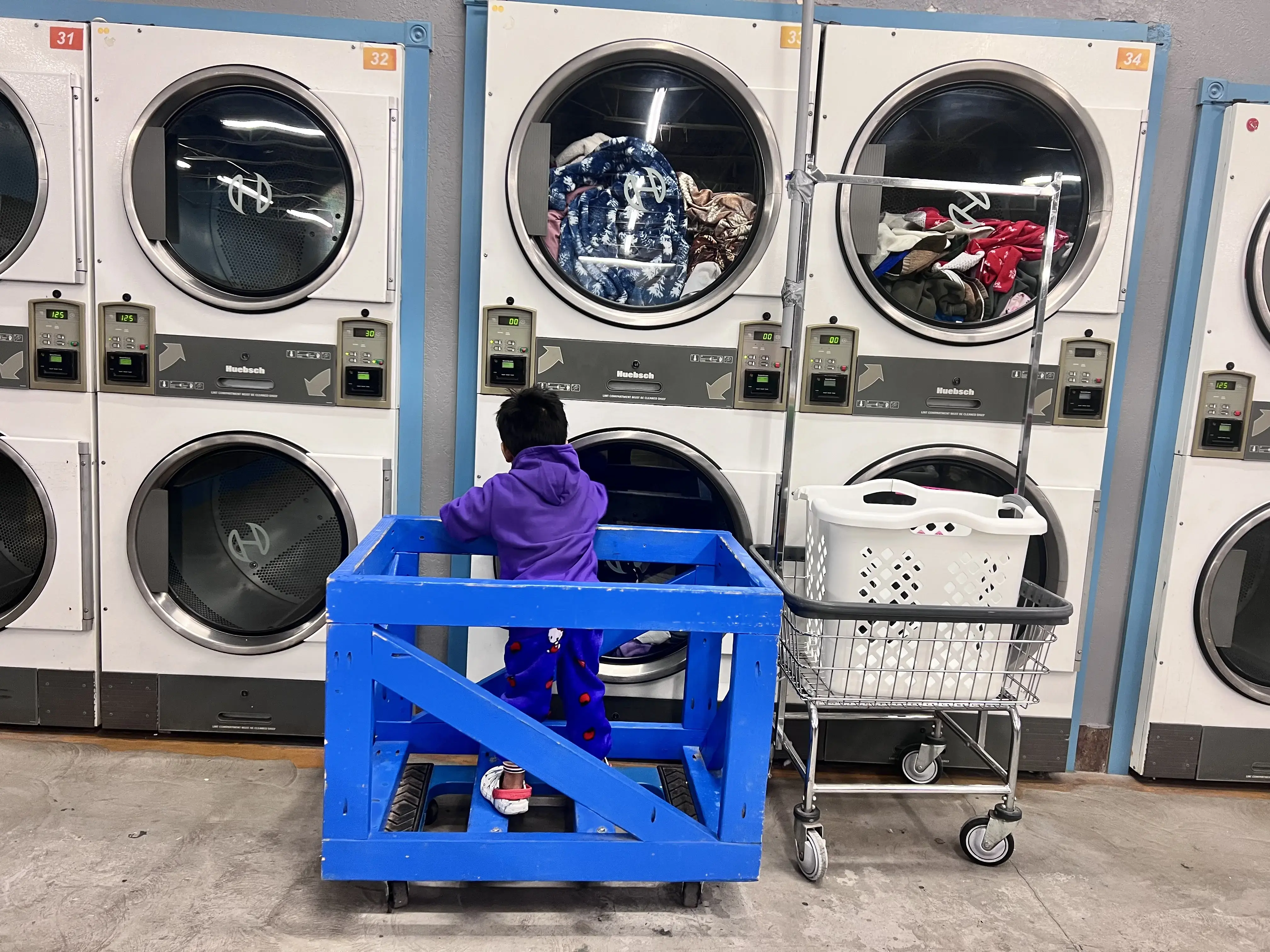 Amigo Laundry thumbnail 2