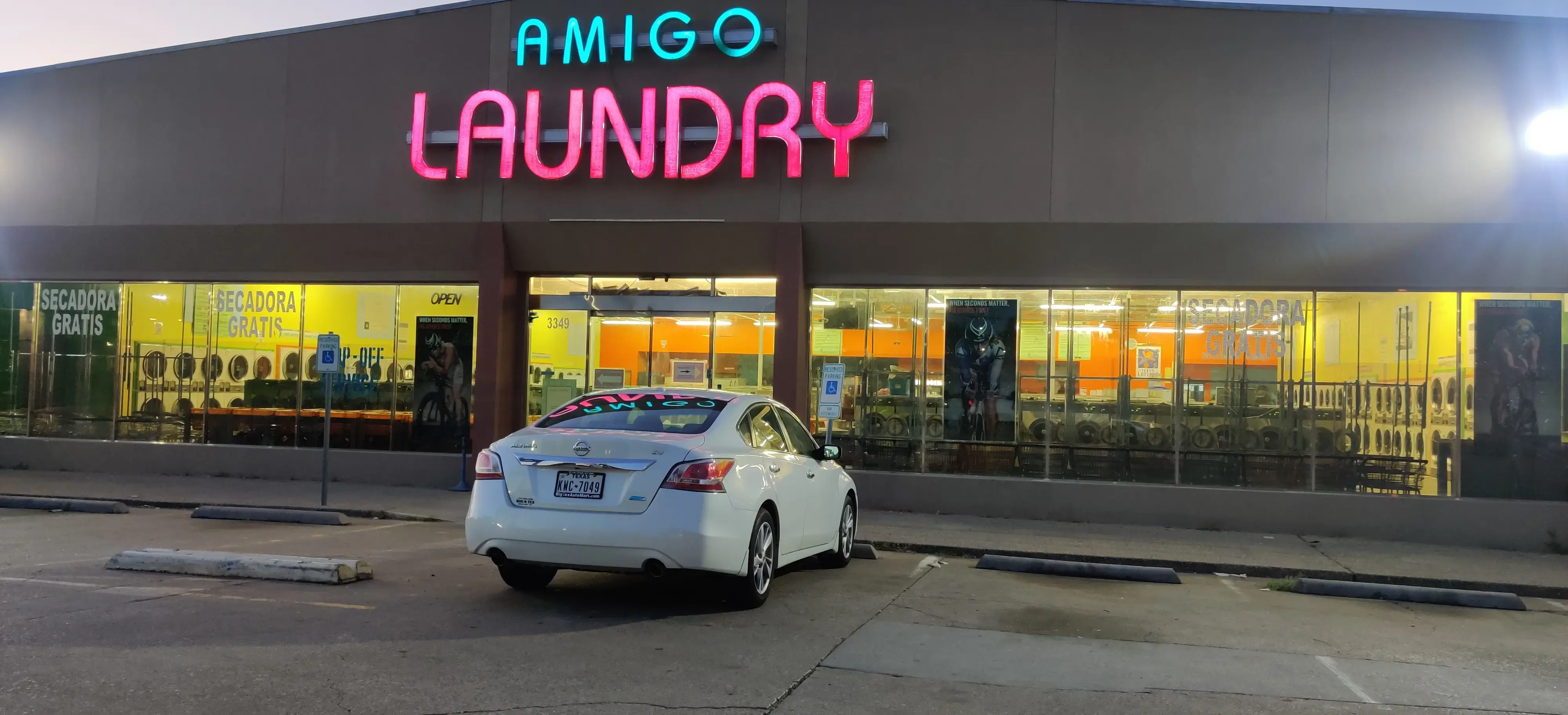 Amigo Laundry - Image 12