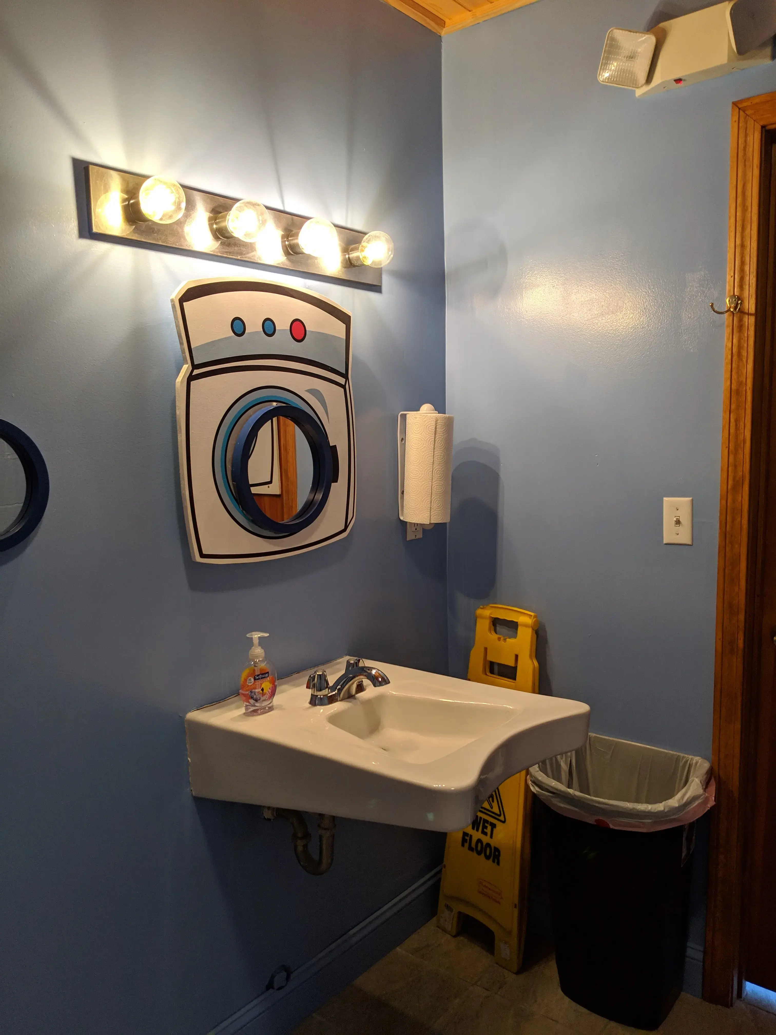 Amos Wash N Dry - Image 8