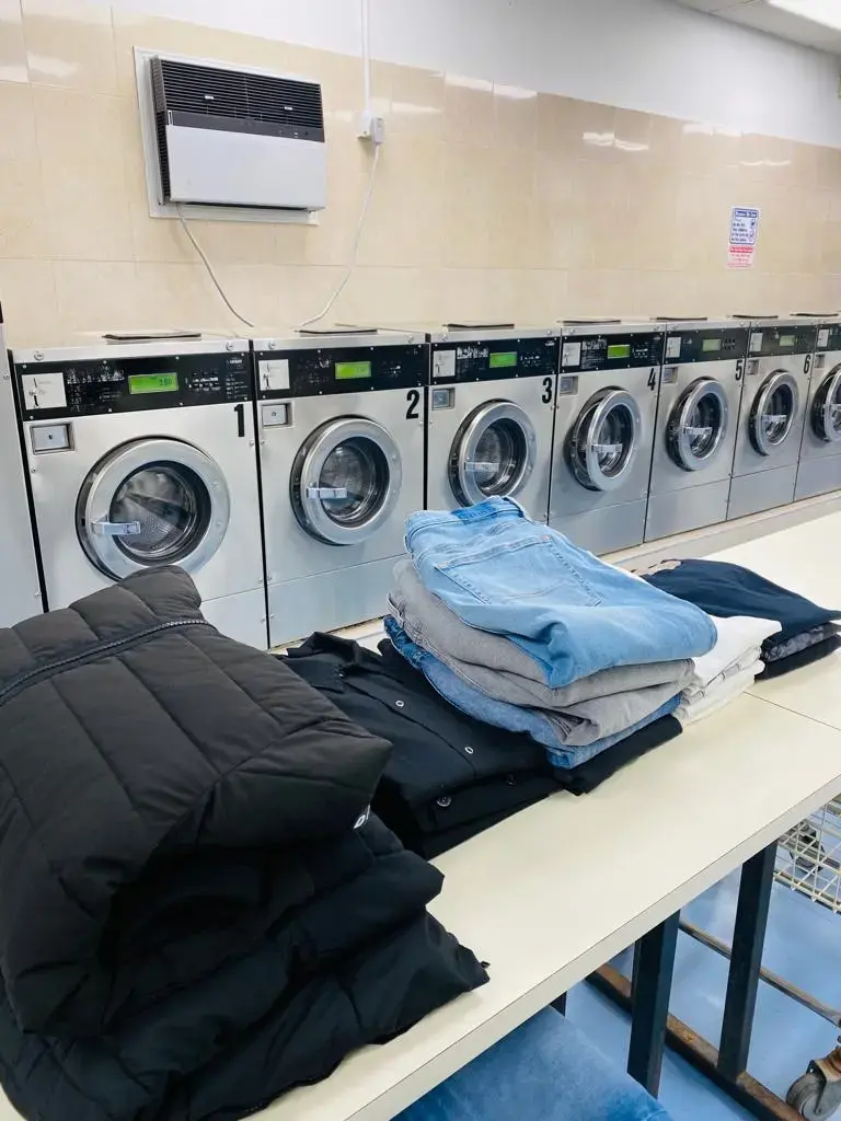 Ana s Laundromat thumbnail 17