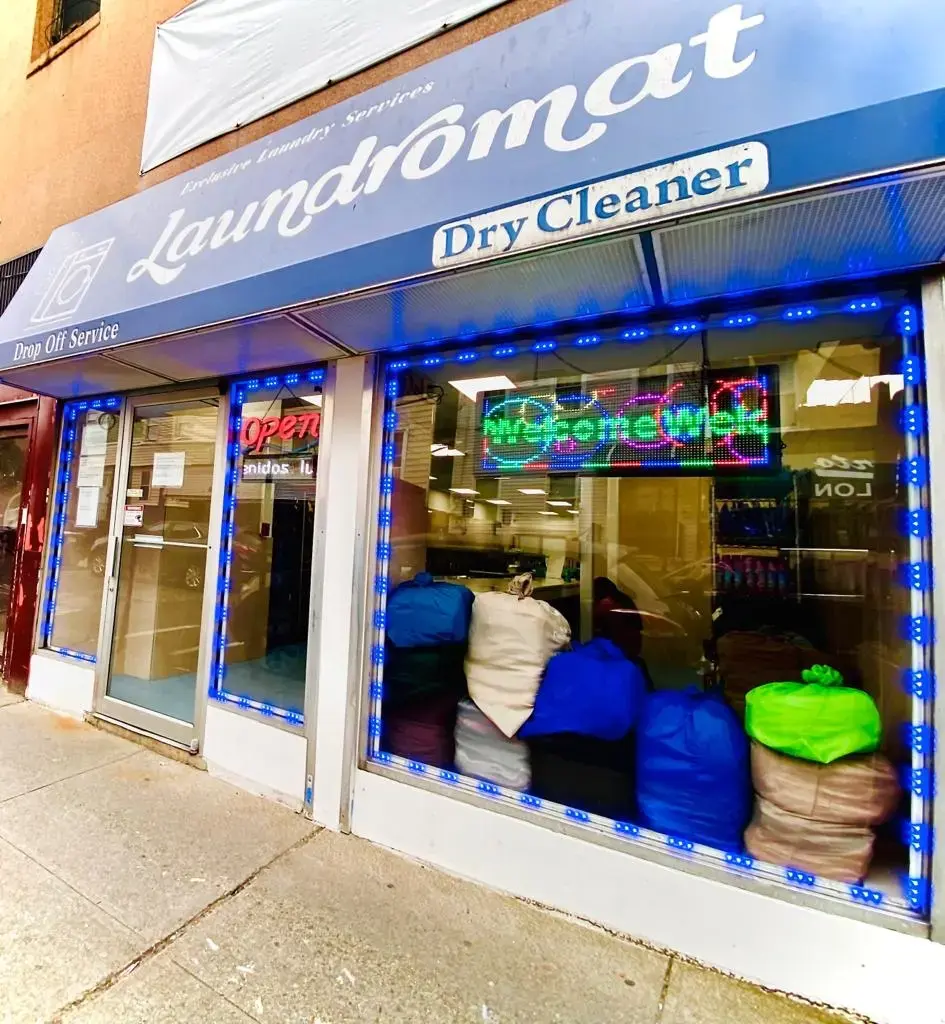 Ana s Laundromat - Image 2