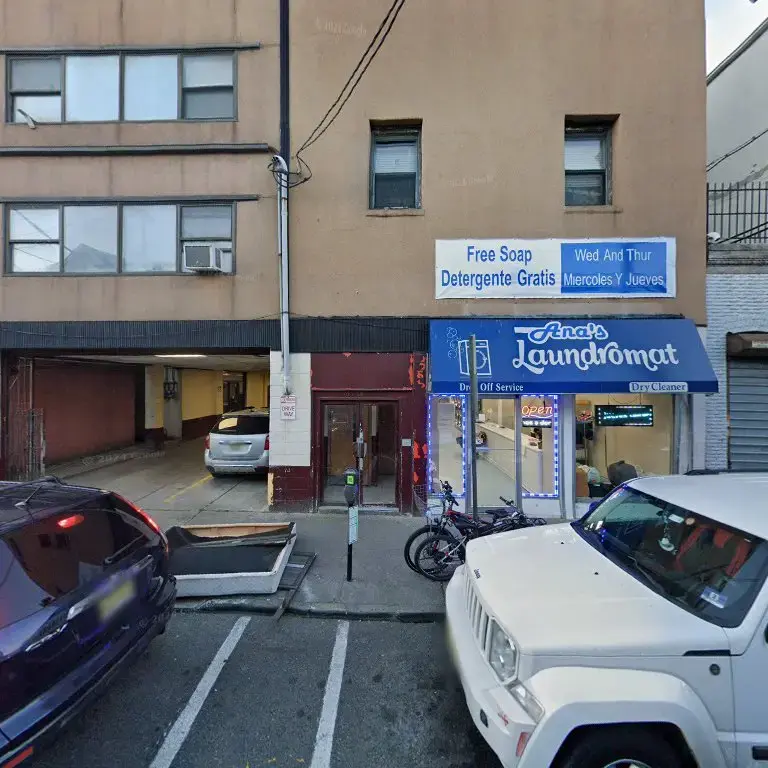 Ana s Laundromat thumbnail 20