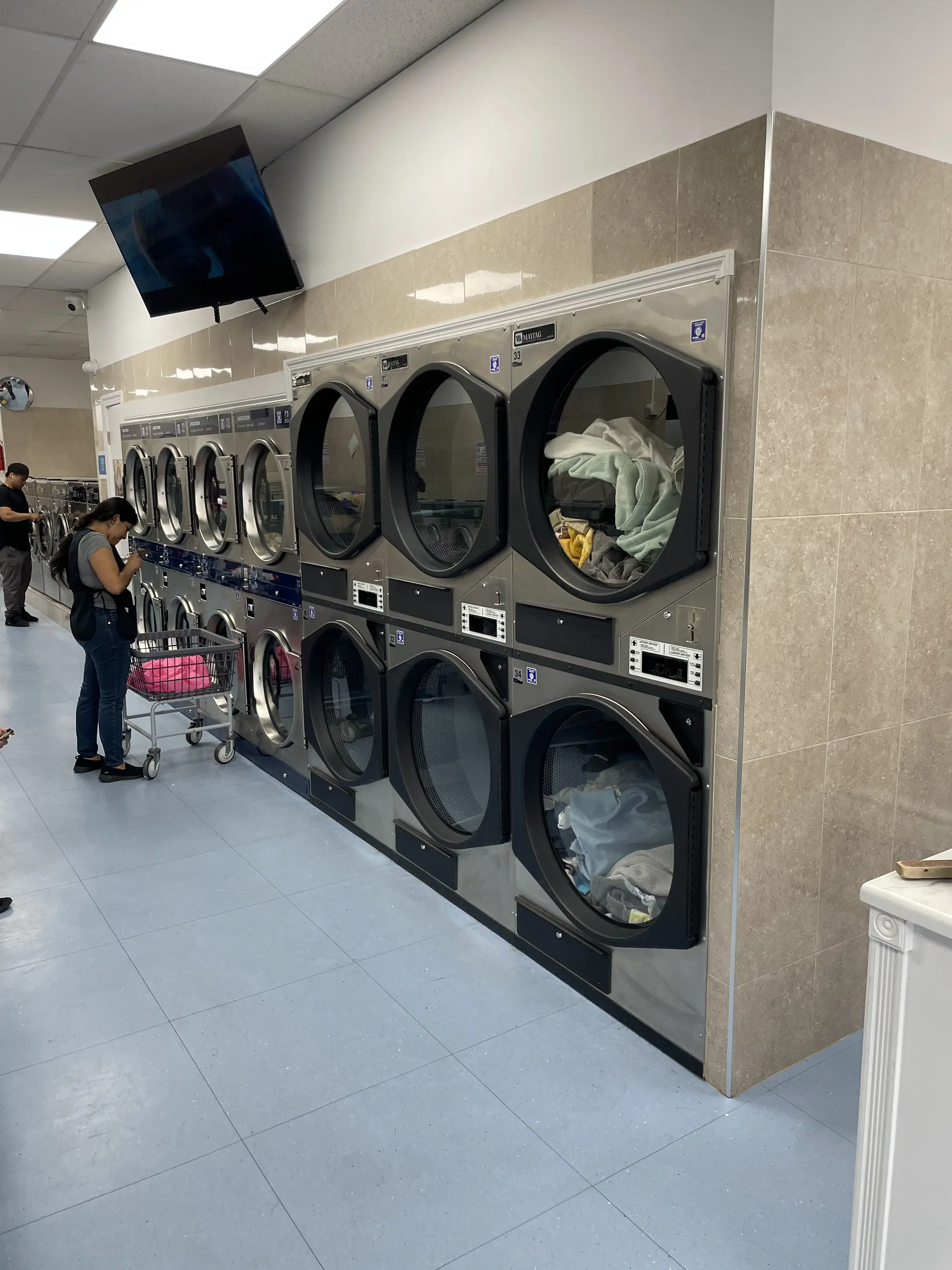 Ana s Laundromat - Image 9