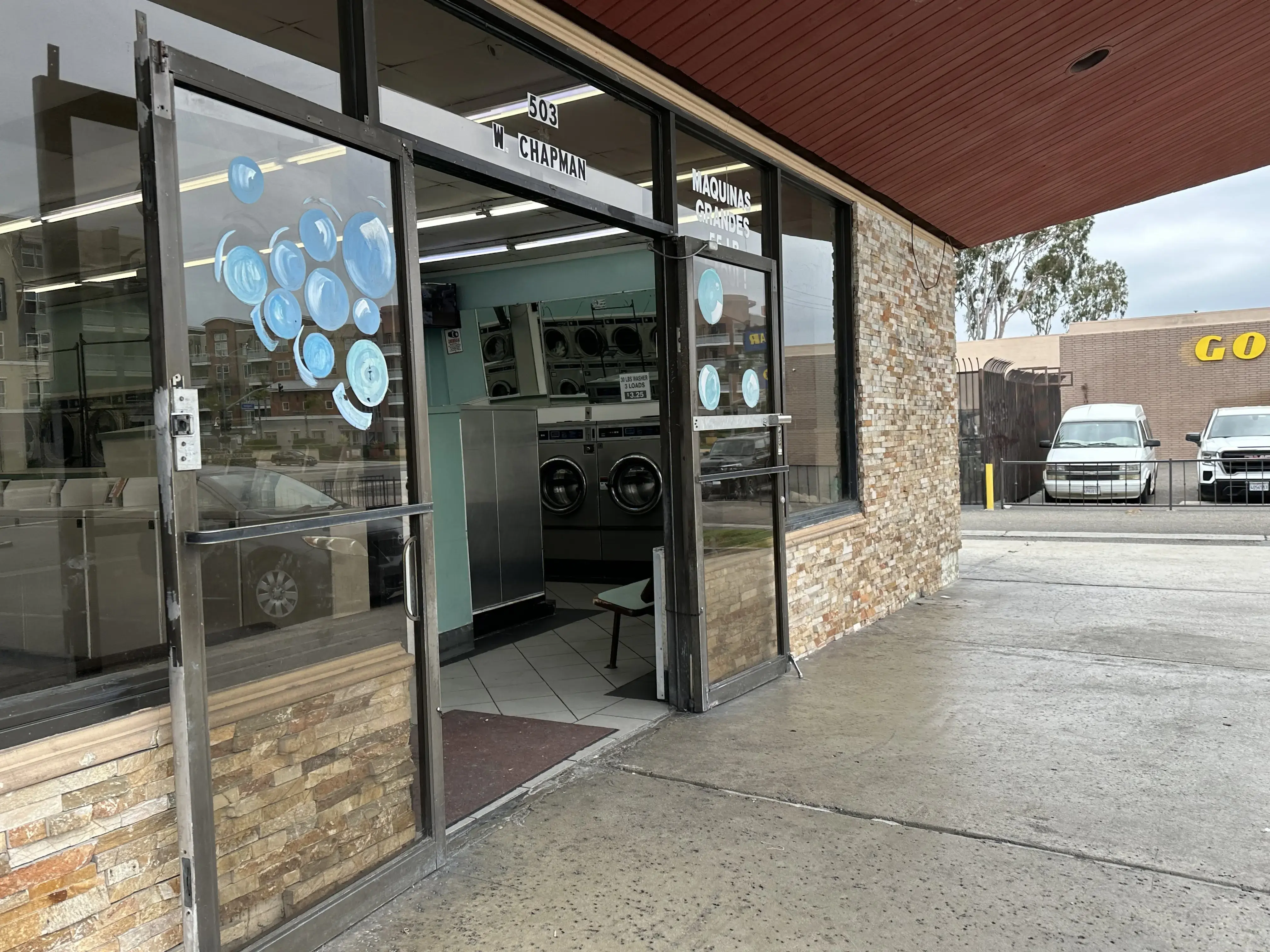 Anaheim Coin Laundry - Image 4